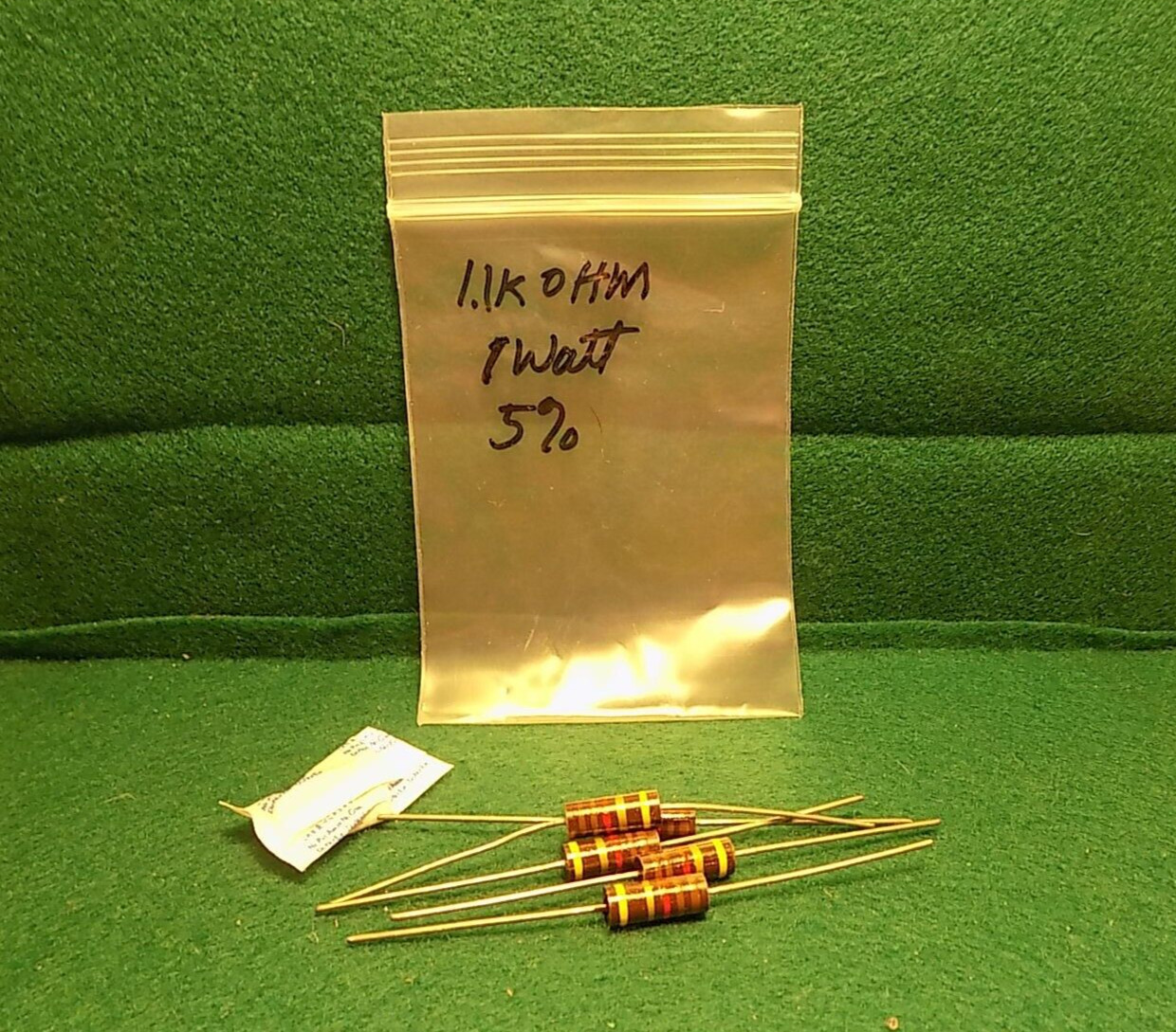 (1) 5 Pack Carbon Comp 1.1K OHM 1 Watt 5% Resistors NOS