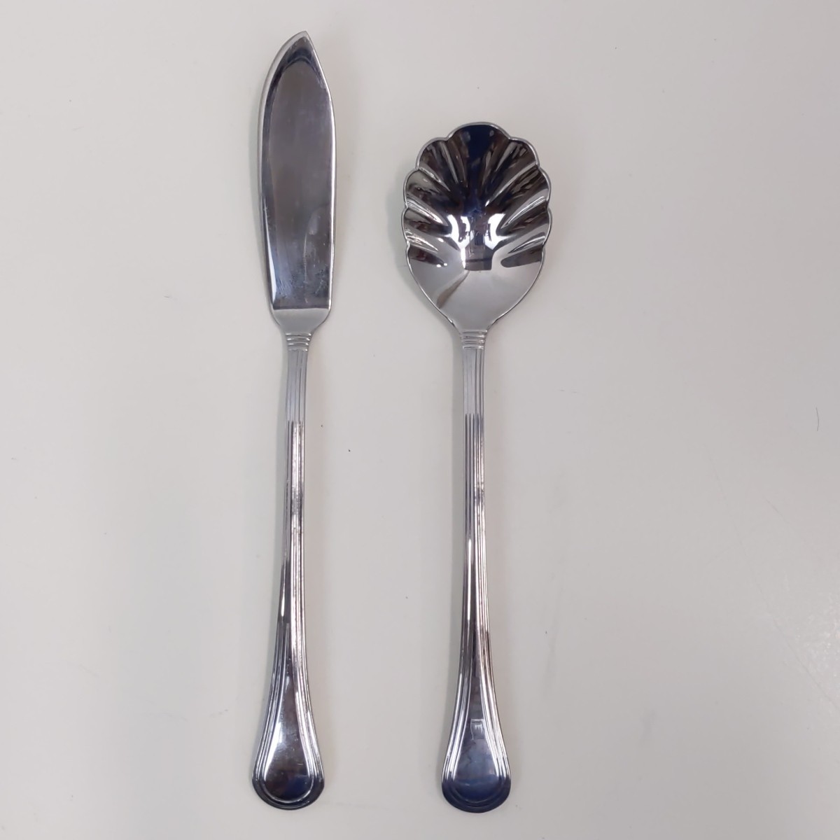 J A Henckels International 1810 Stainless Fish Knife Shell Spoon Serving Set