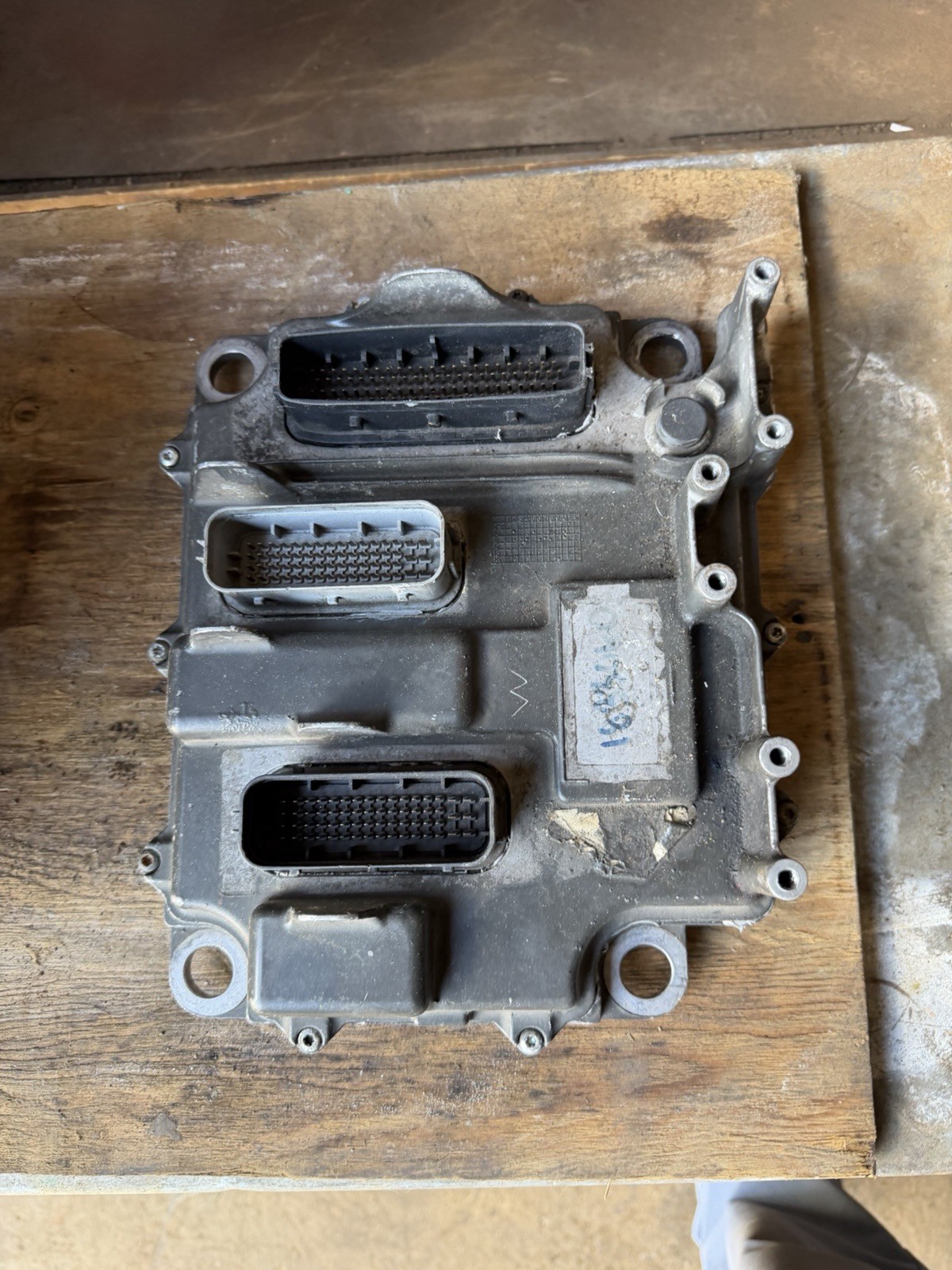 14 15 16 17 PACCAR MX-13 EPA 13 ENGINE CONTROL MODULE (ECM)