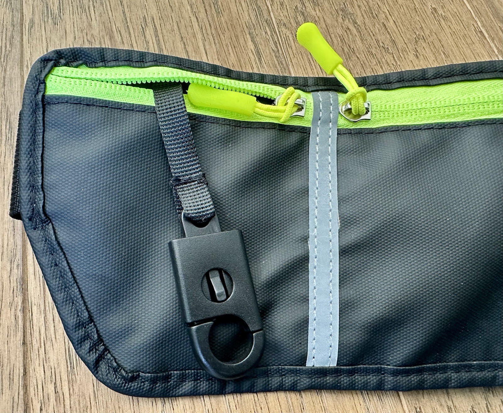 USHAKE Slim Running Belt, Workout Fanny Pack -NEW-