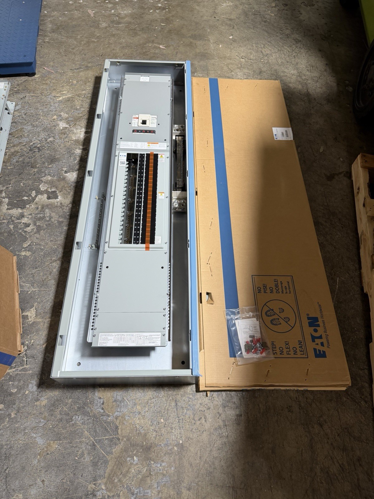 1-250 AMP 208/120V MAIN BREAKER PANELBOARD 42 SPACE 3PHASE 4WIRE COMPLETE PANEL