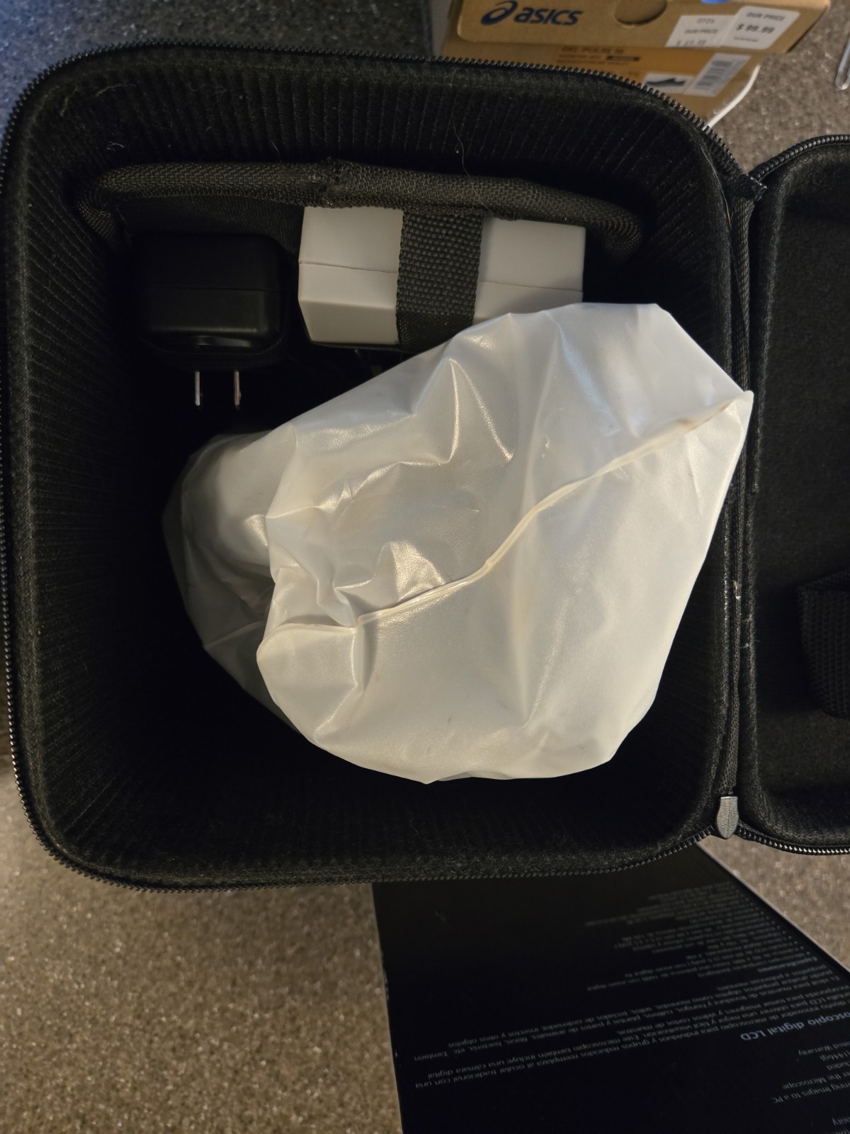 Celestron LCD Digital Microscope (44340) With Carrying Bag And Box