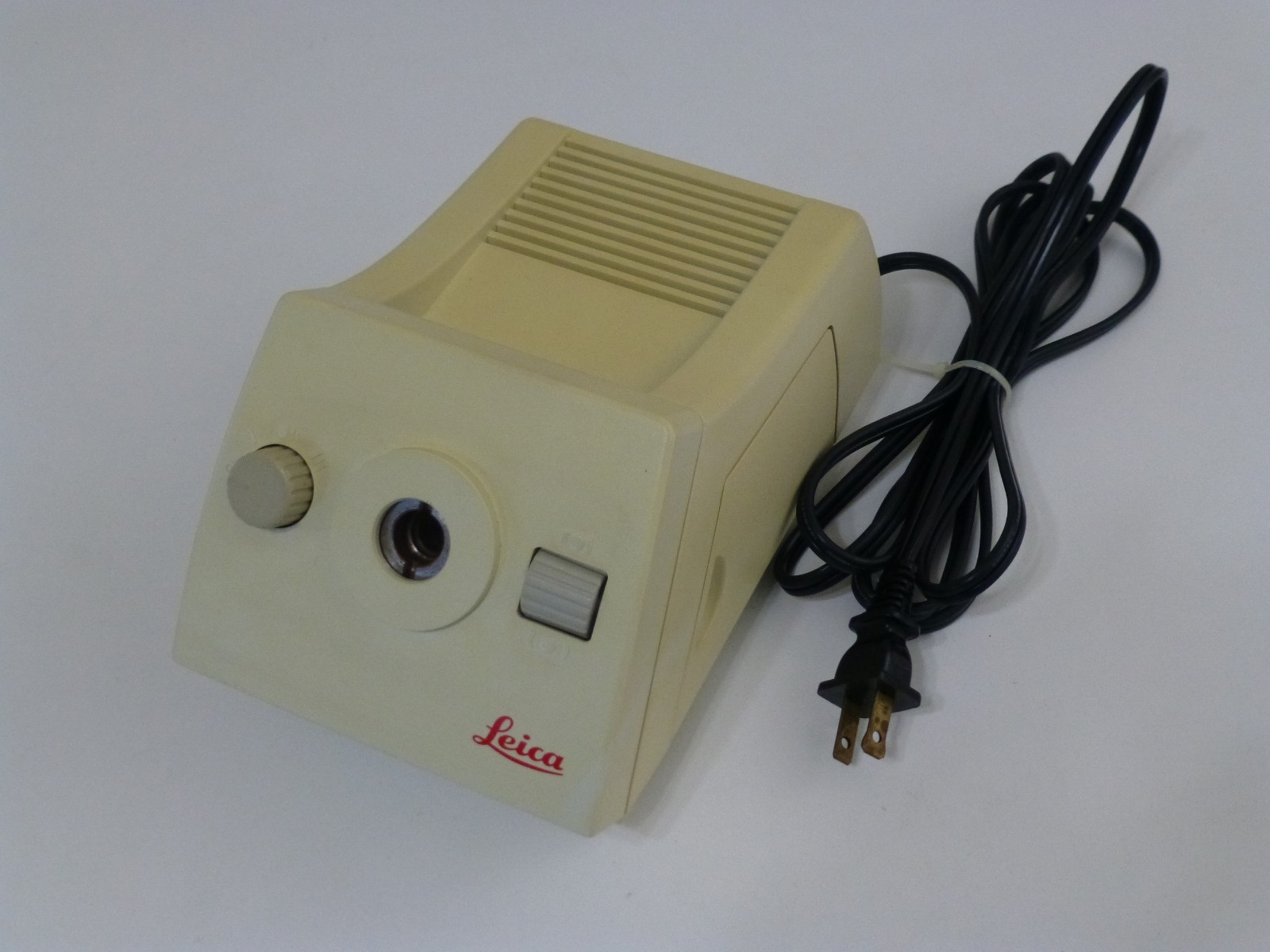 Leica / Schott KL 200 Fiber Optic Illuminator Light Source