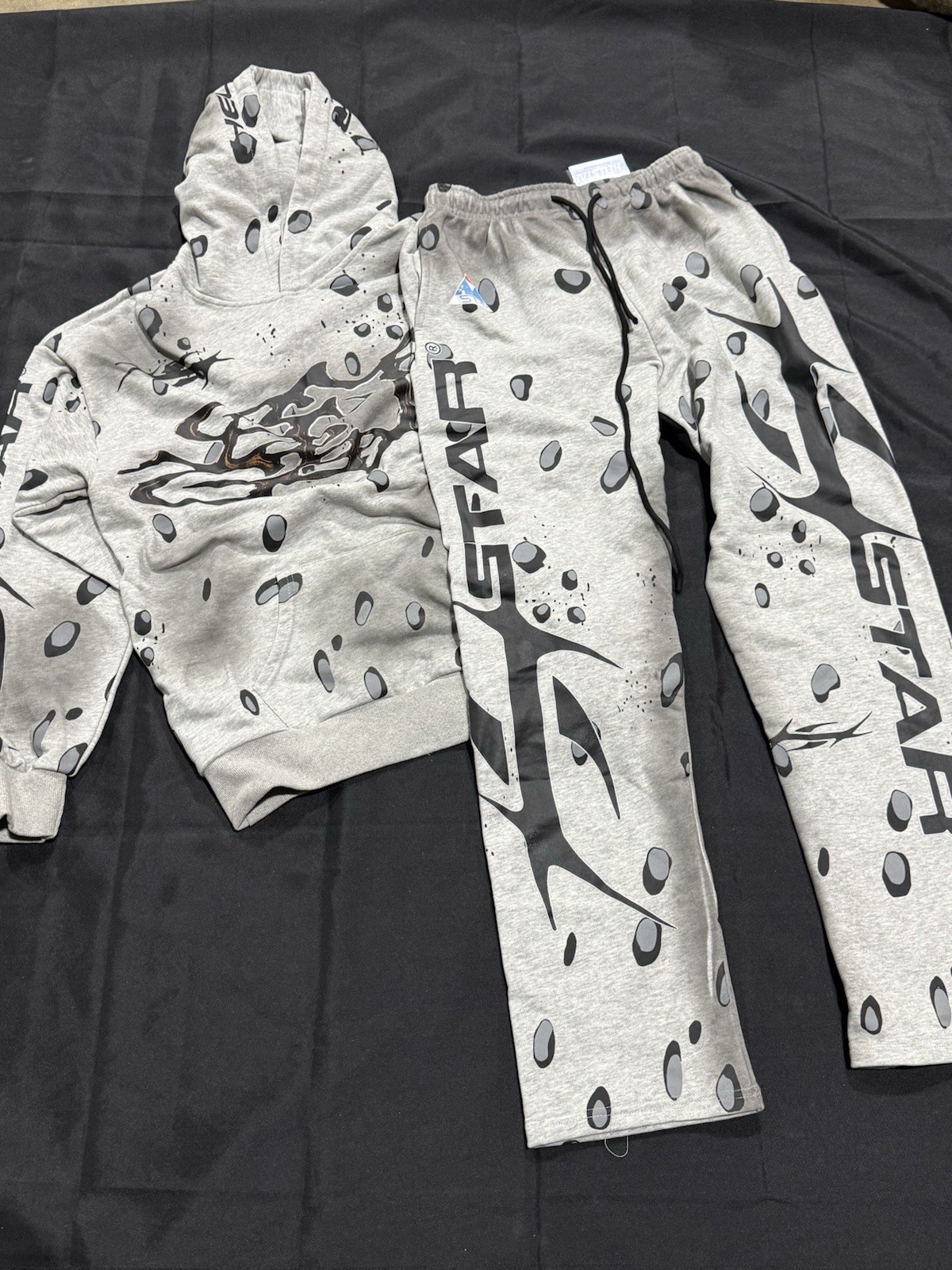 HellStar No Guts No Glory Hoodie and Sweats. Size Medium. NWT