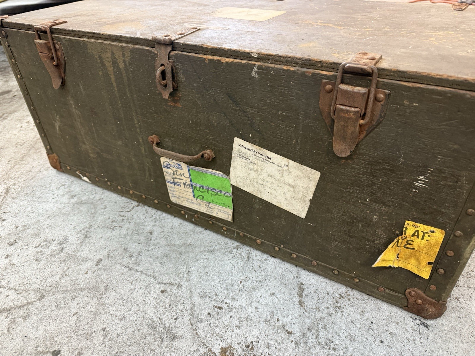 1942 WW2 BELBER TRUNK & BAG CO wood Foot Locker Army US Military Trunk w/Tray