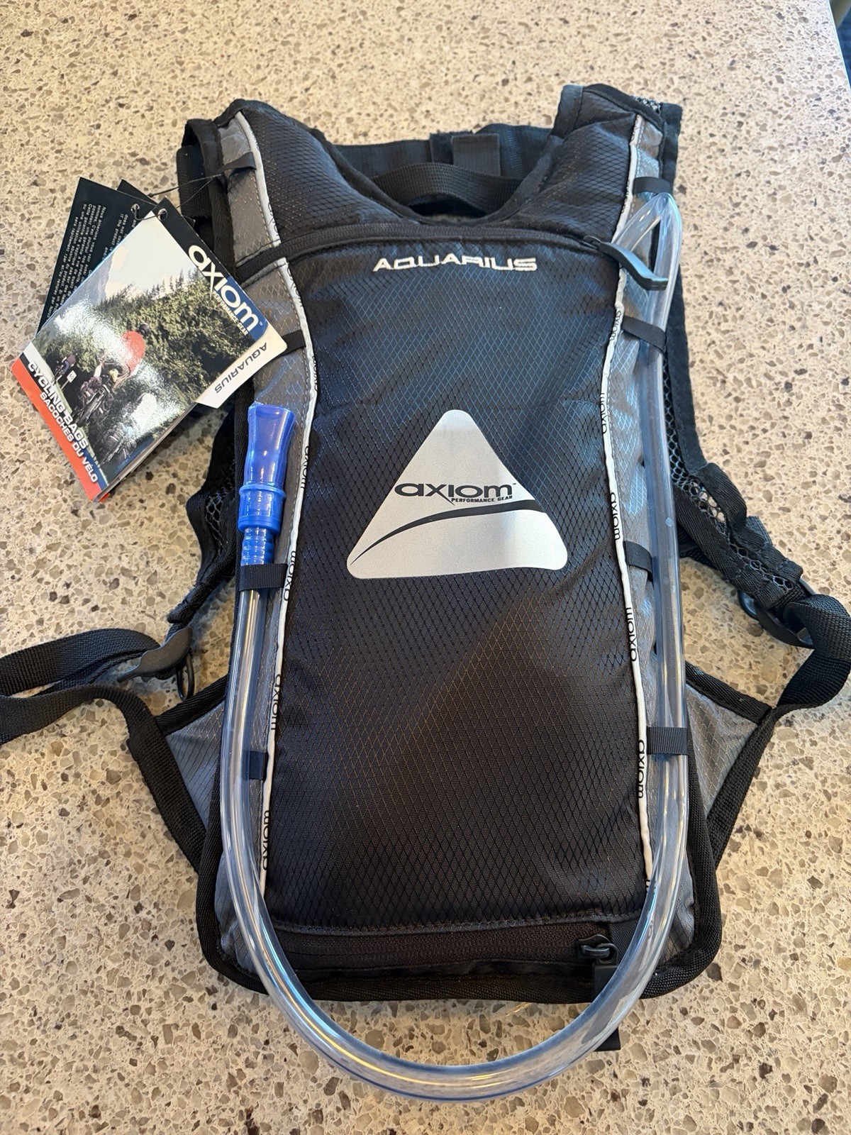Axiom Aquarius Cycling Hydration Backpack 2 Liter Bladder New