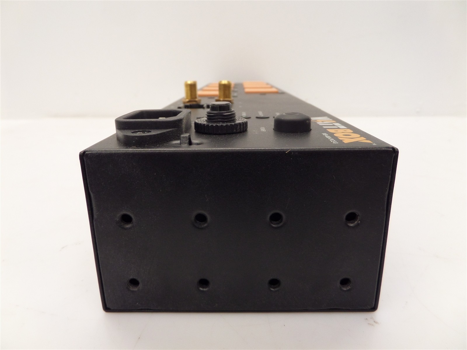Wattbox WB-400-IPCE-8 8-Outlet Power Conditioner w/ Mounting Brackets