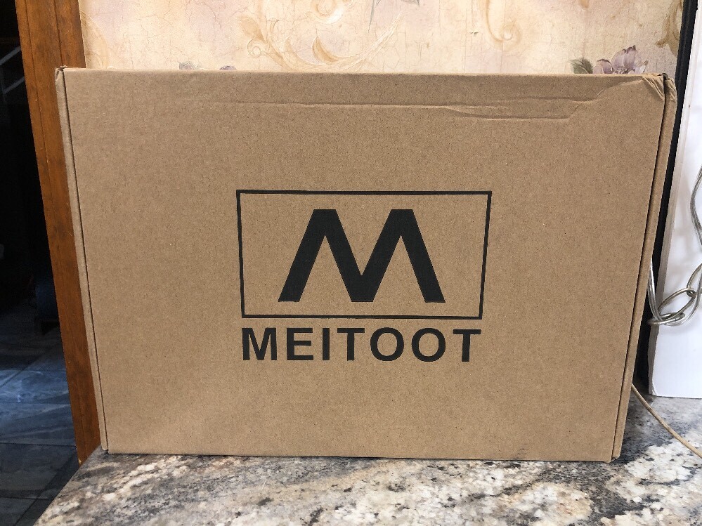 NIB Meitoot 100” 16:9 Portable Projection Screen