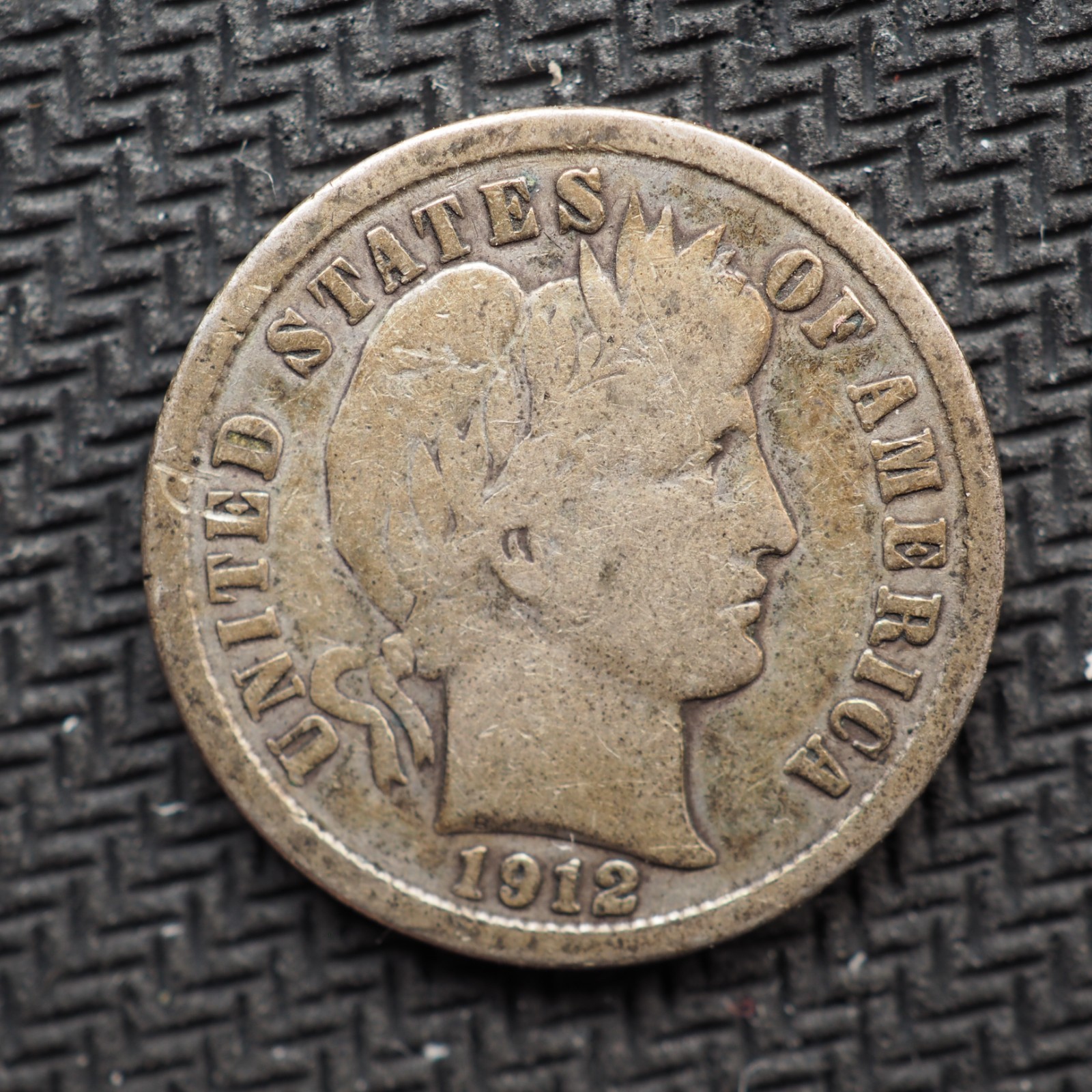 1912 *P * BARBER SILVER DIME * NICE * - FREE SHIPPING! - C3385