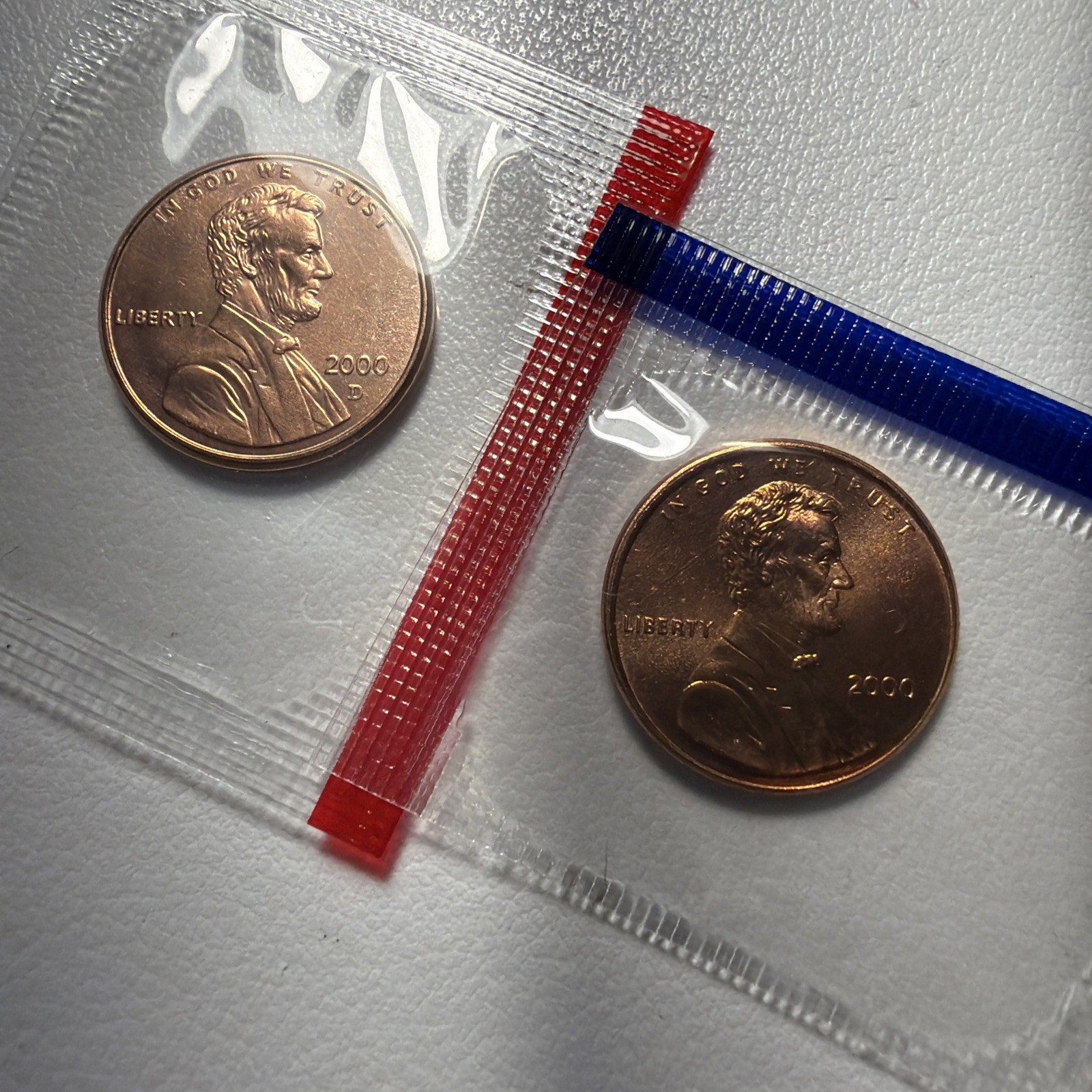 2000 P&D LINCOLN CENTS from MINT SET in MINT CELLO with Free Shipping
