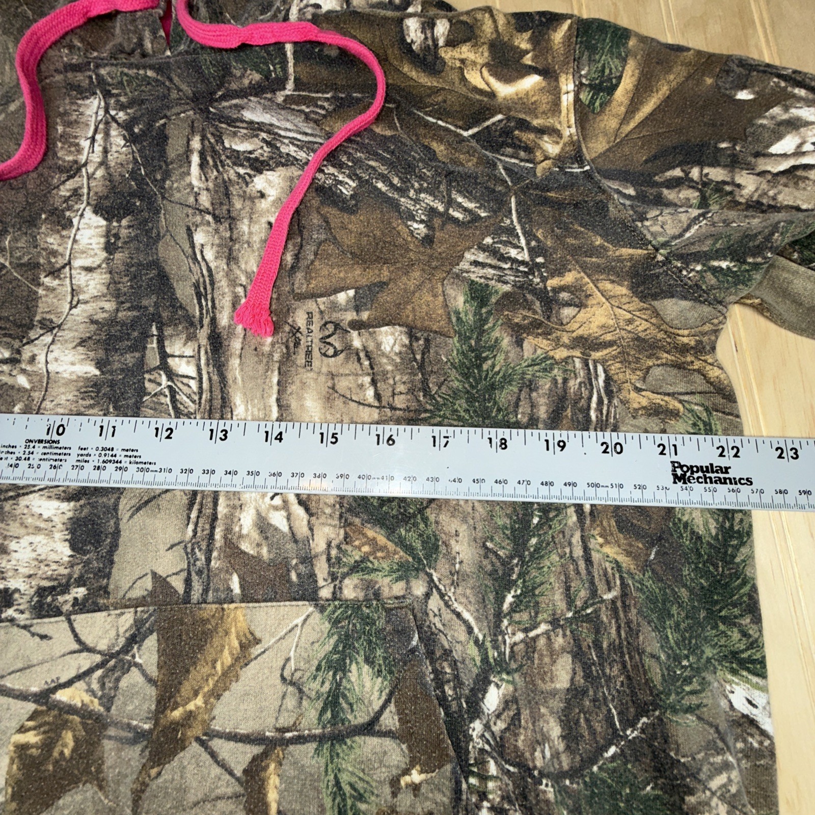 Realtree Camo hooded sweatshirt Hot Pink Hood Liner Womens size Large (12-14)