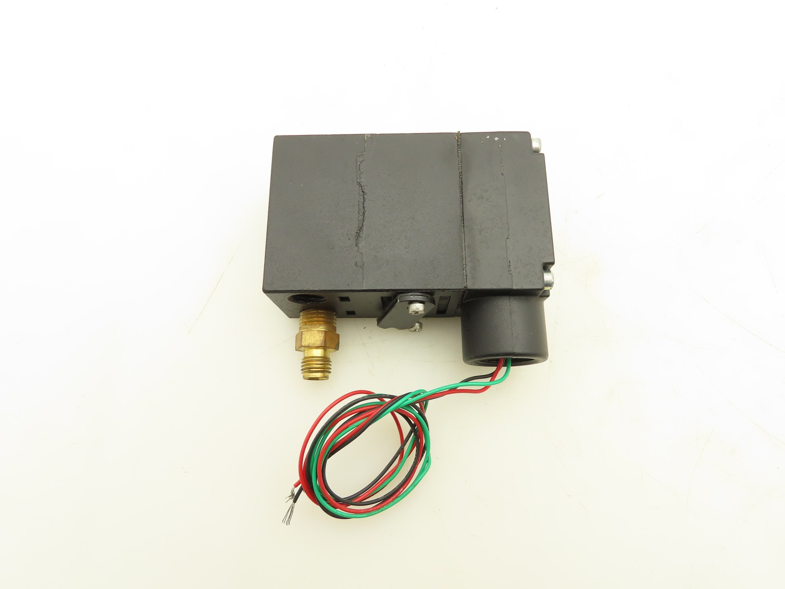 Fairchild T8000 P/I Pressure Transducer 0-15 PSI 4-20mA Electro-Pneumatic
