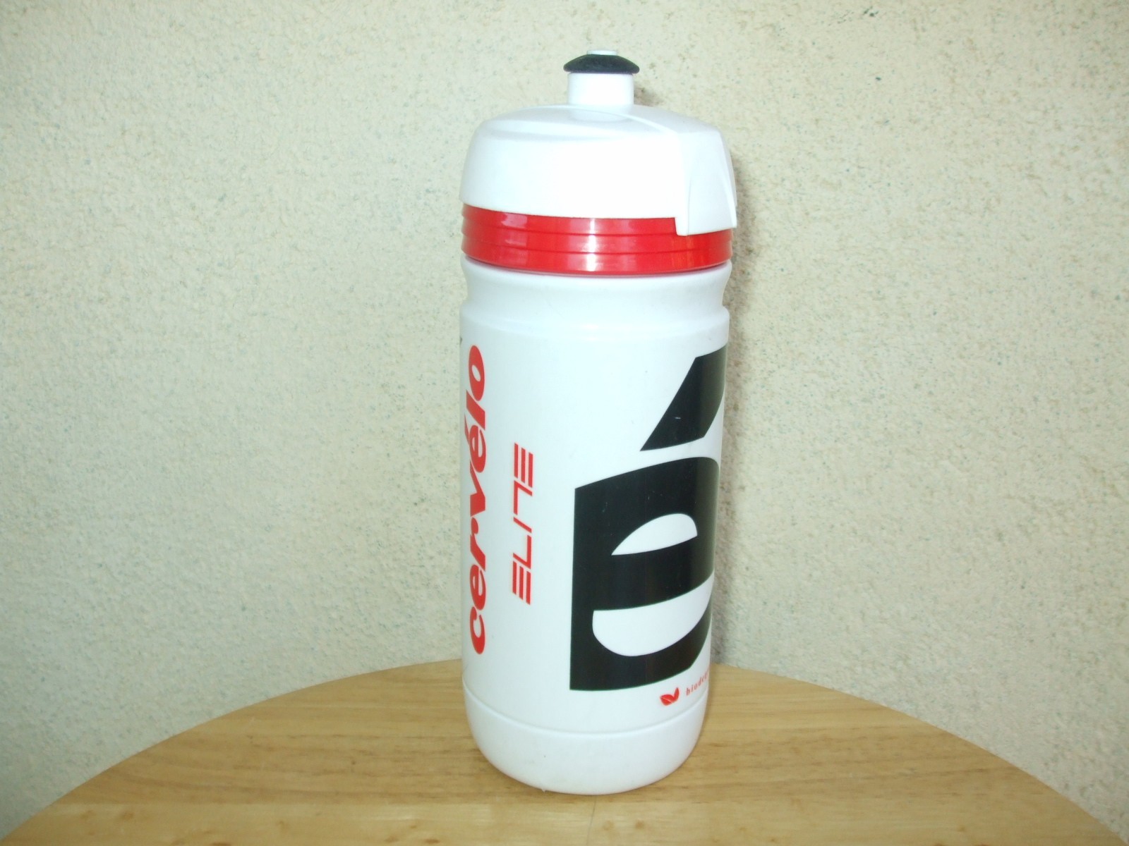 Elite Super-Corsa Bicycle Water Bottle, Cervelo Team, White, 550mL (18.5oz)