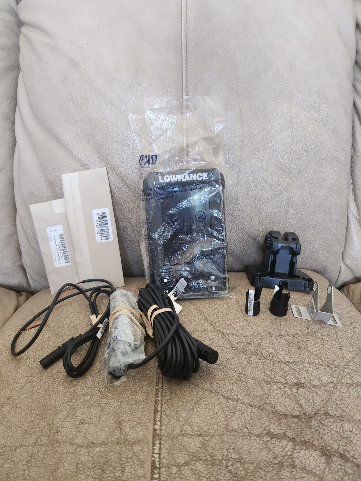 Lowrance Eagle 5 Fish Finder Chartplotter w/ Transducer NEW
