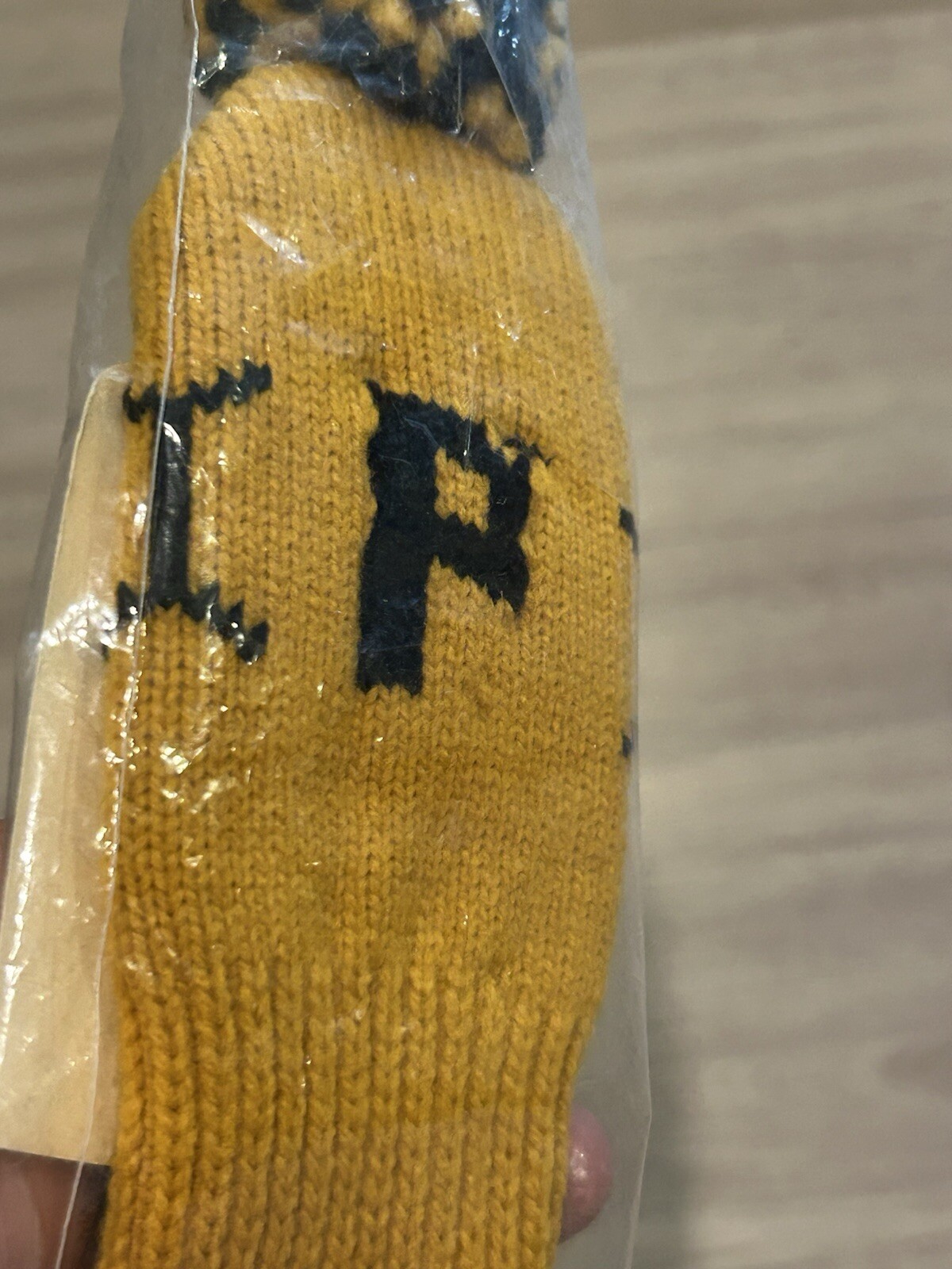100% creslan Acrylic Putter Cover