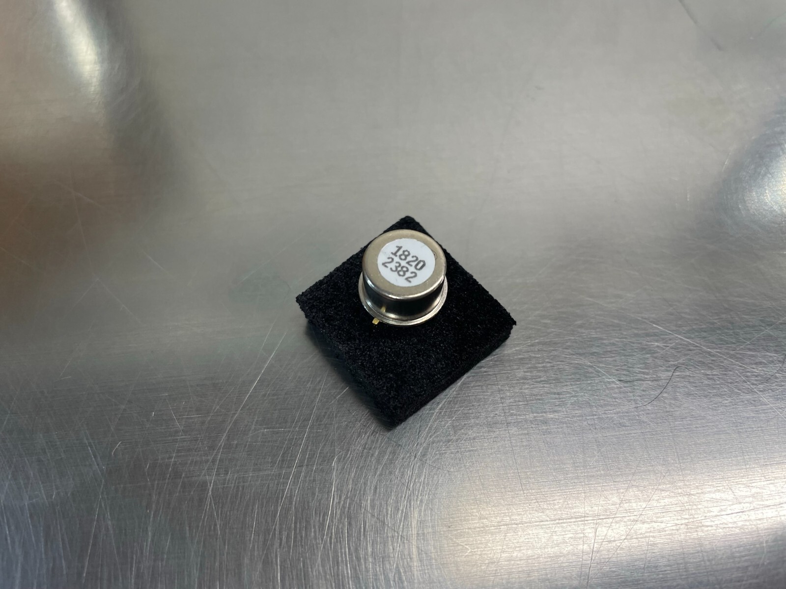 HP/Agilent 1820-2382 Non-linear Resistors