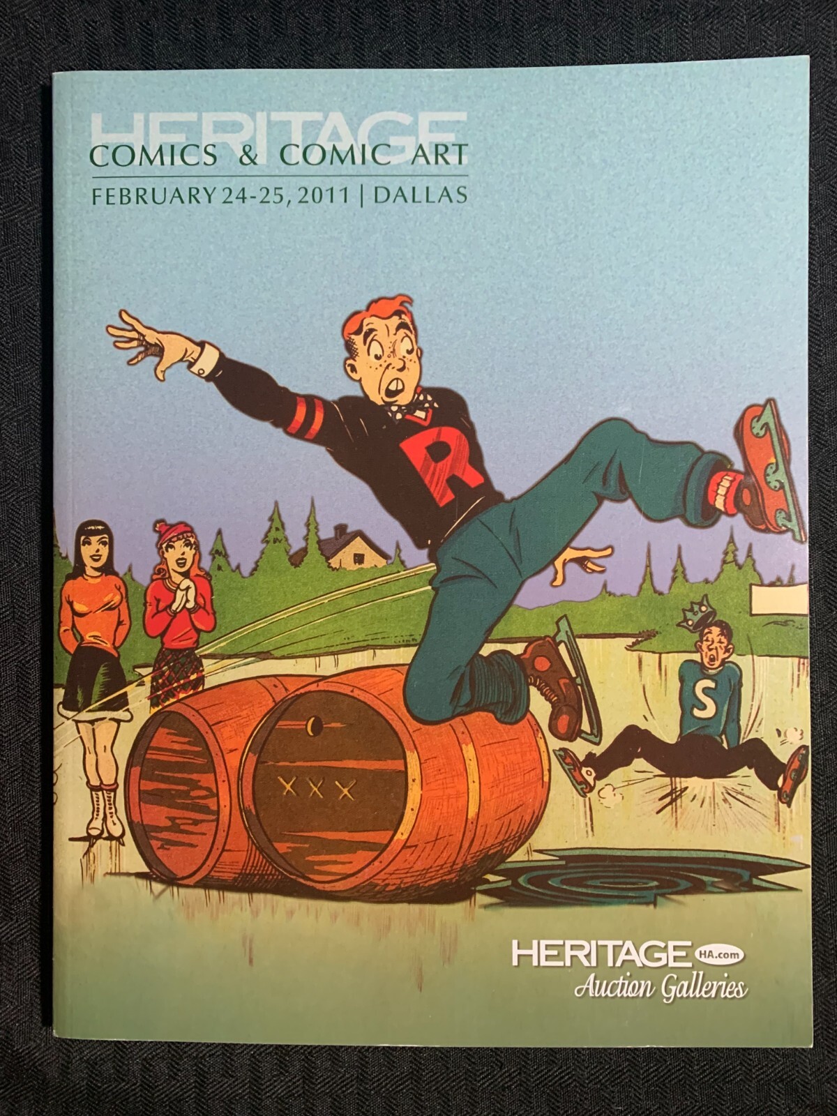 2011 Feb 24-25 HERITAGE 224pg Auction Catalog FVF 7.0 Comics & Comic Art
