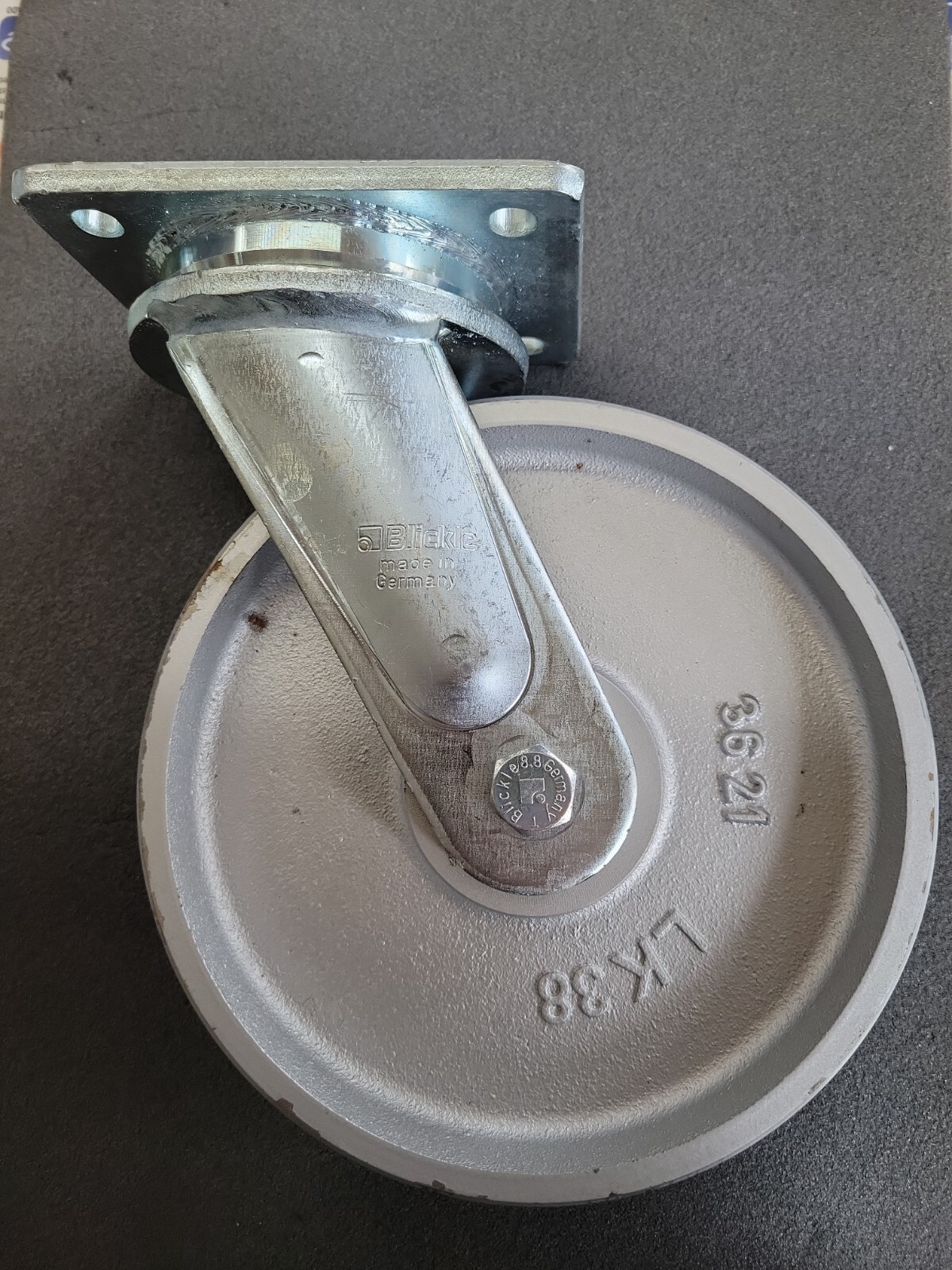 Blickle Caster LO-G 200K Standard Plate Caster 7 7/8 Wheel Dia. 9 5/8 Mount Ht.