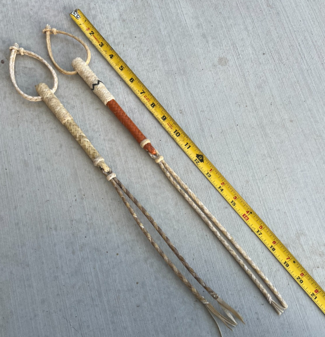 MINI HORSE WHIP.  SMALL CHARRO SADDLE QUIRT. CUARTA CHICOTE CUERO PARA CABALLO