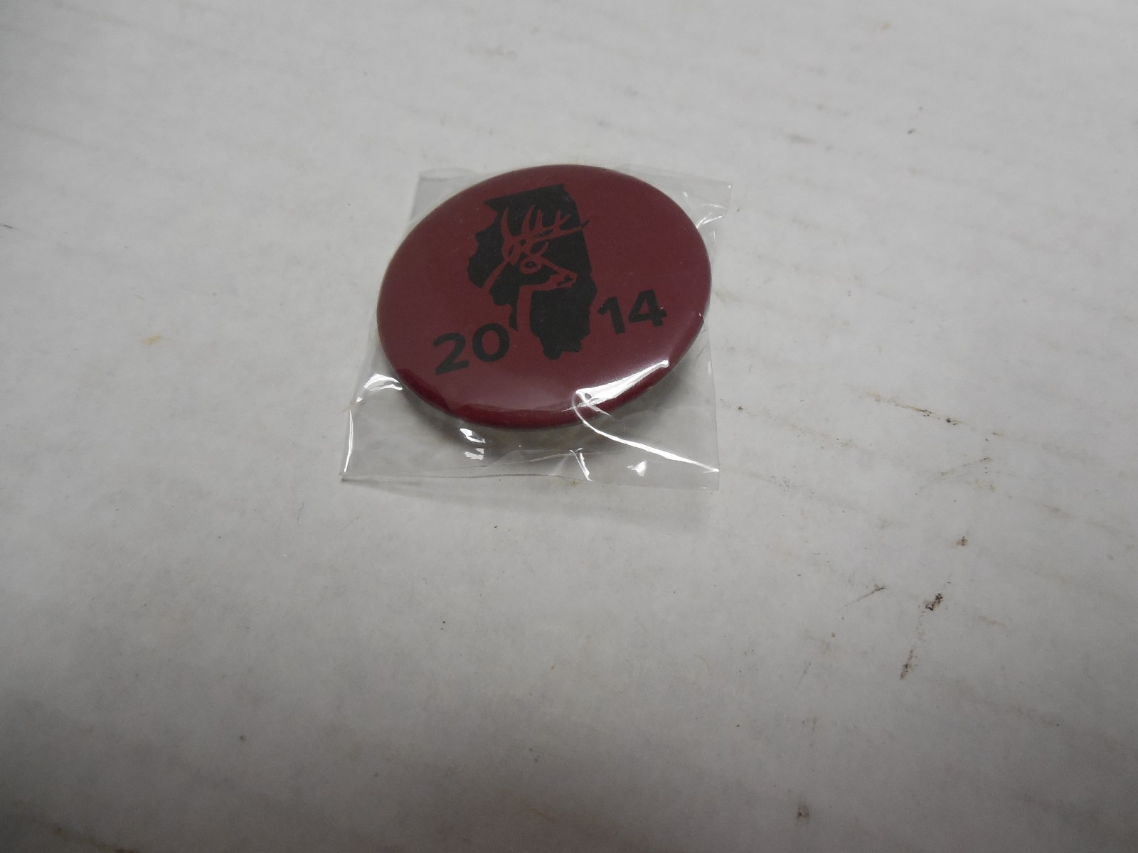2014 Illinois Deer Harvest Pin IDNR Firearm Gun Collectors Pin
