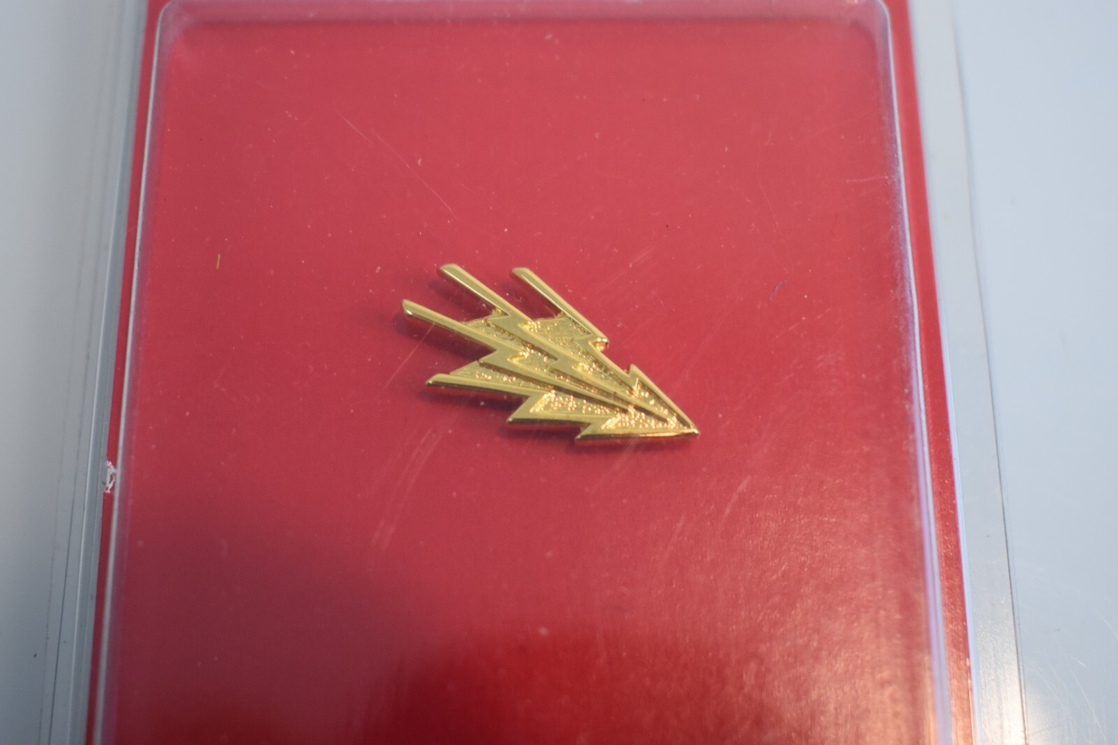 Vanguard Hard Corps Insignia Collar Device: Information Systems Technician Gold