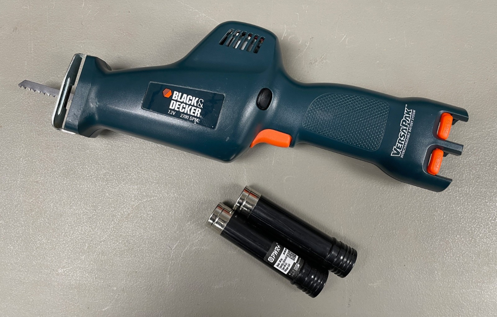 Black & Decker VersaPak Multi-Purpose Saw 7.2V w/Manual, 2 Batteries & Blades