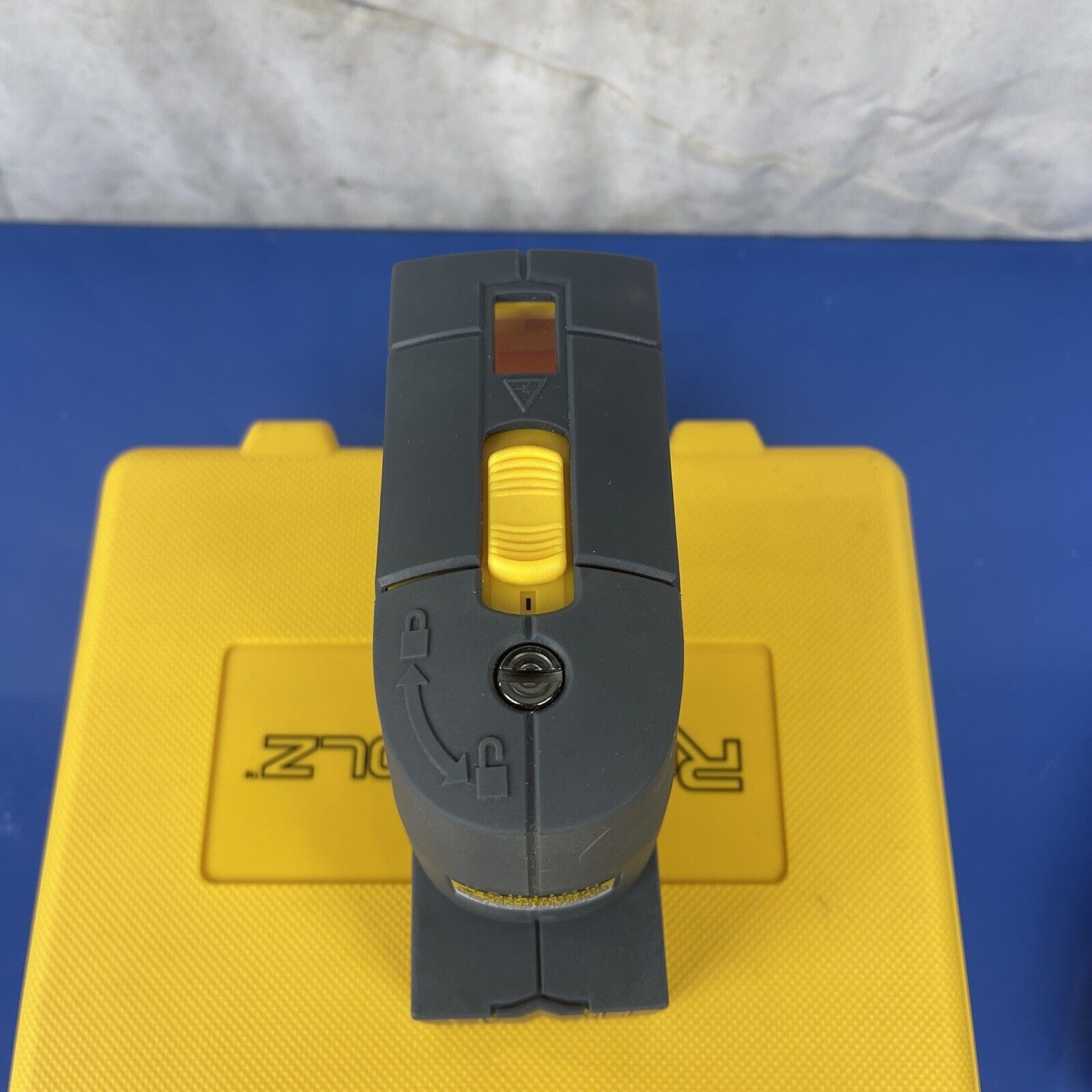 RoboToolz Electronic Self Leveling 5-beam Laser RT-7610-5 ￼With Case & Eyewear