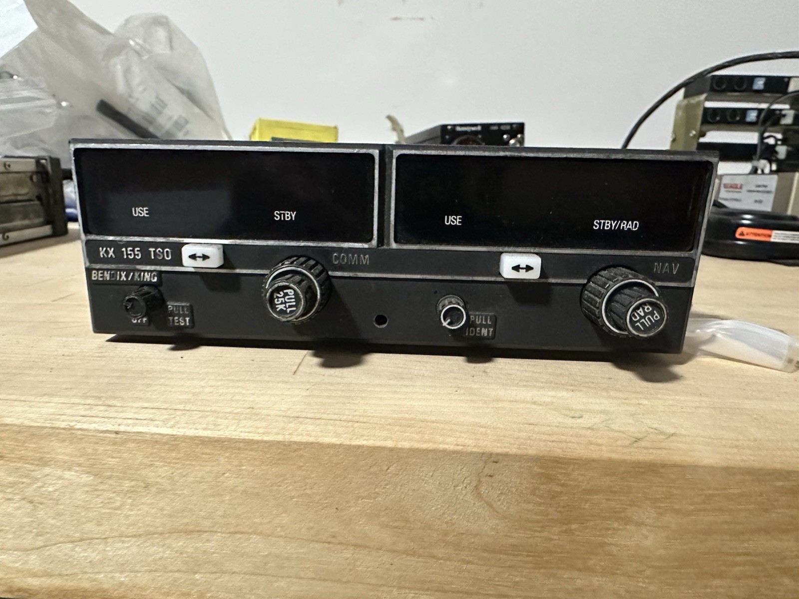 BendixKing KX 165 NAV/COMM Radio with Glideslope (28V) P/N: 069-1025-25 w/tray