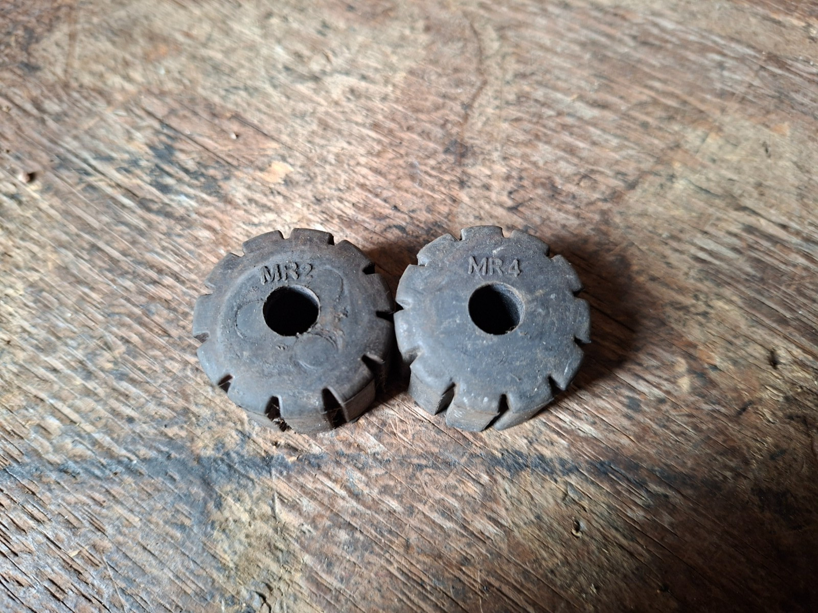 Honda CB 125 F - Petrol Fuel Tank Mounting Rubbers - X2 Pair - 2021 -