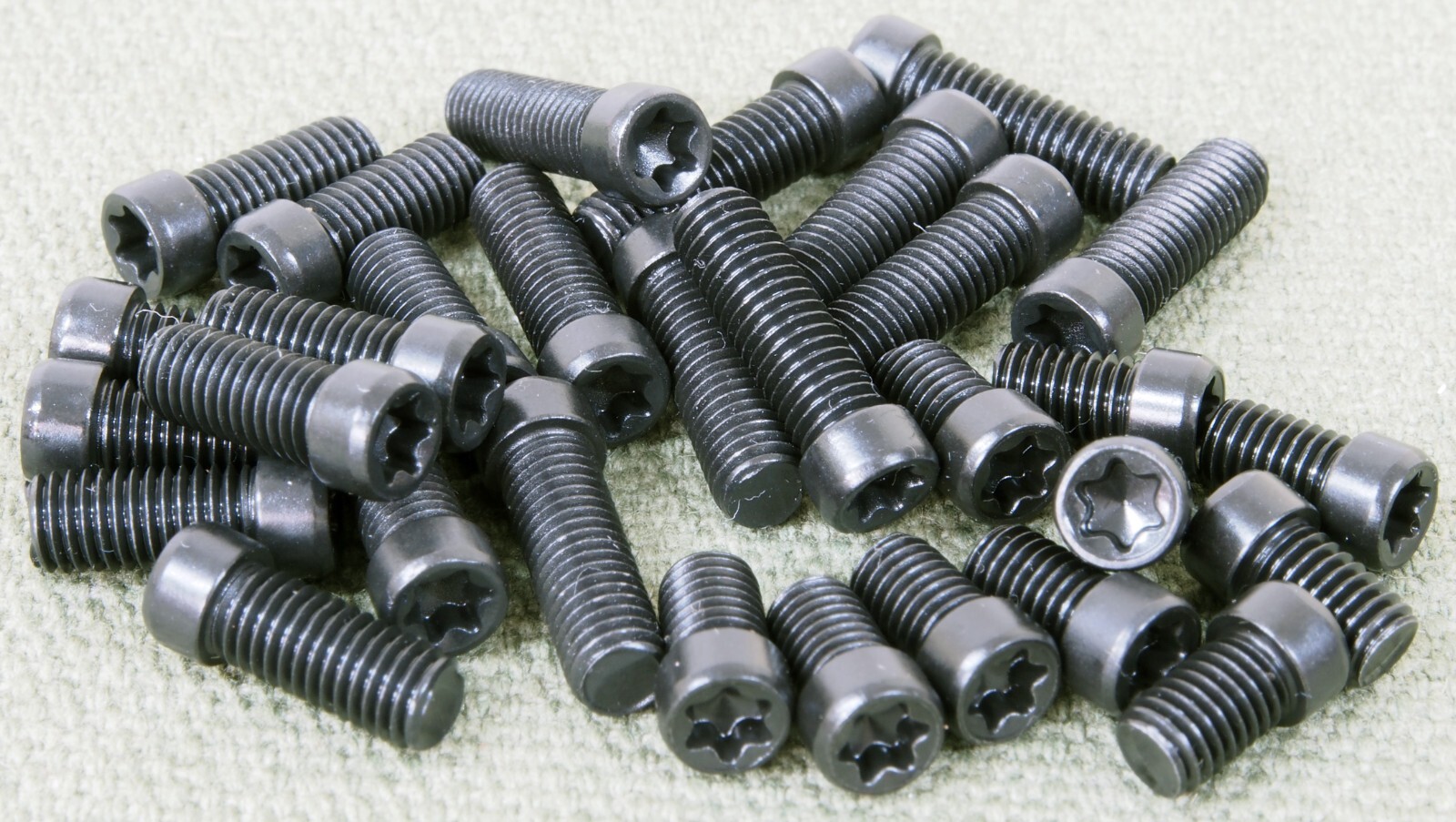 8-40 SCREW SET, for attaching scope mounts to receiver, 12.9 grade steel.
