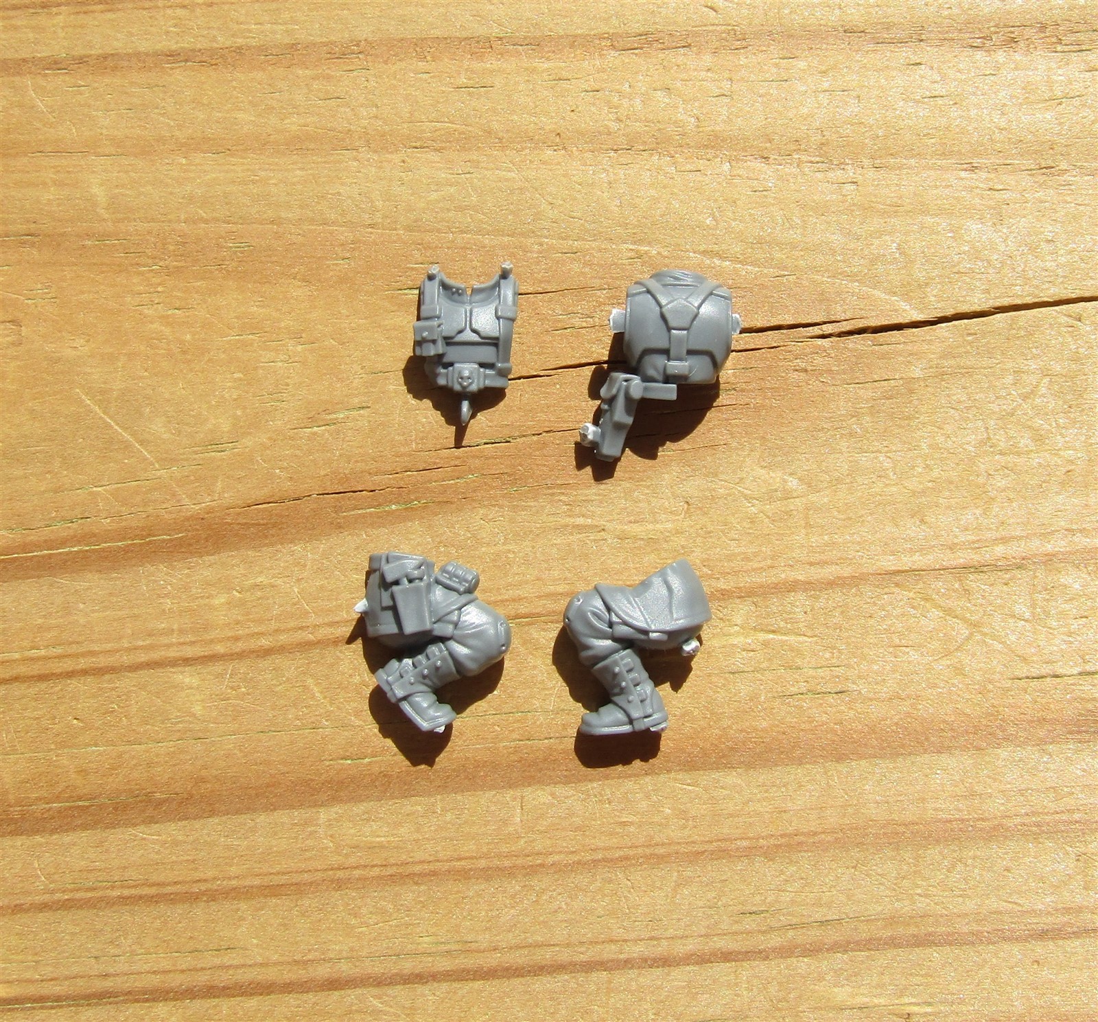 40K Astra Militarum Cadian Heavy Weapons Kneeling Loader/Spotter Body C Bits New