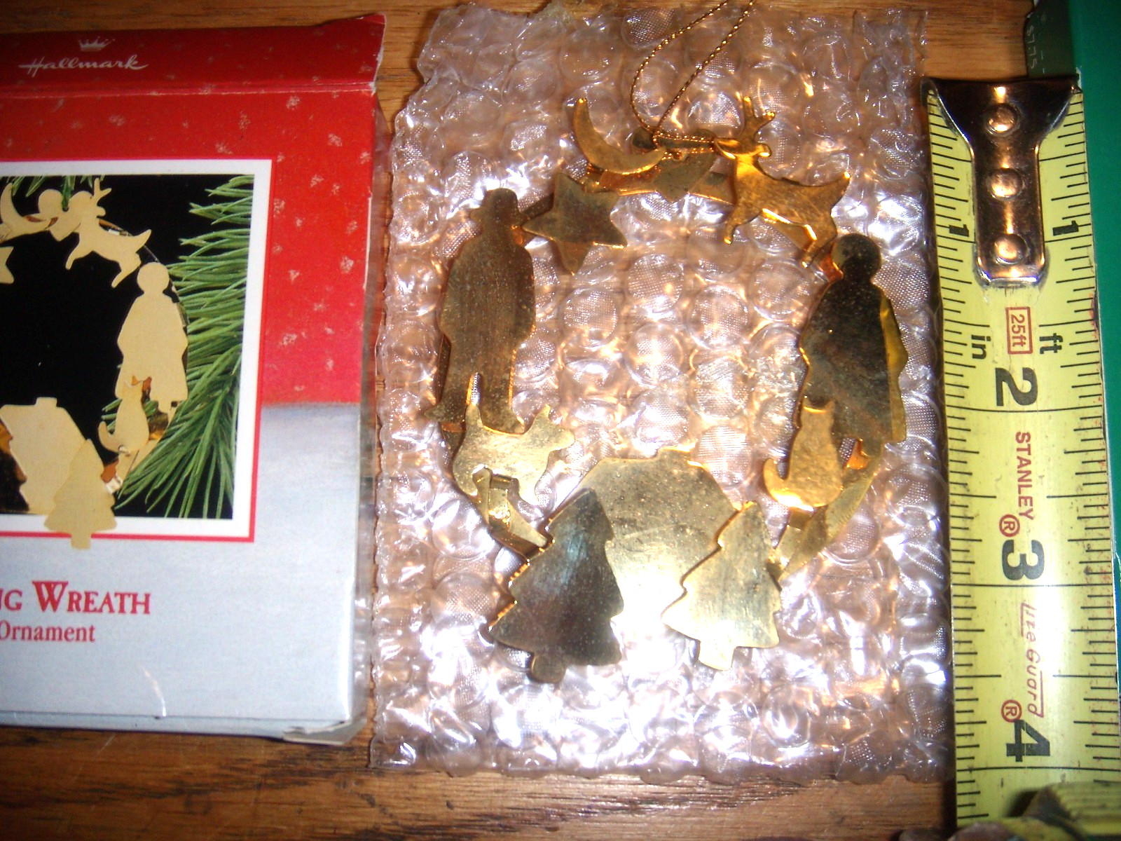 HALLMARK KEEPSAKE NEW 1988 GLOWING WREATH ( BRASS WREATH) FREE SHIP