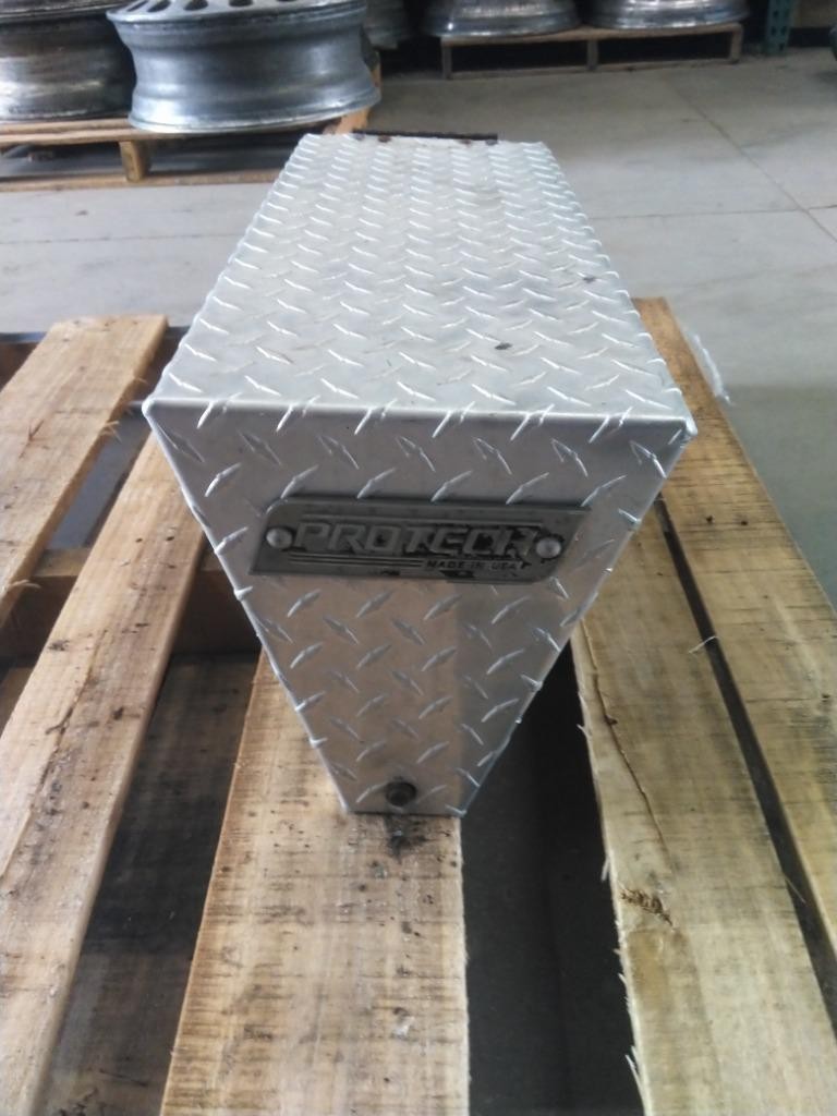 Replaces 2019 FREIGHTLINER CASCADIA 126 CHAIN HANGER ,  IL