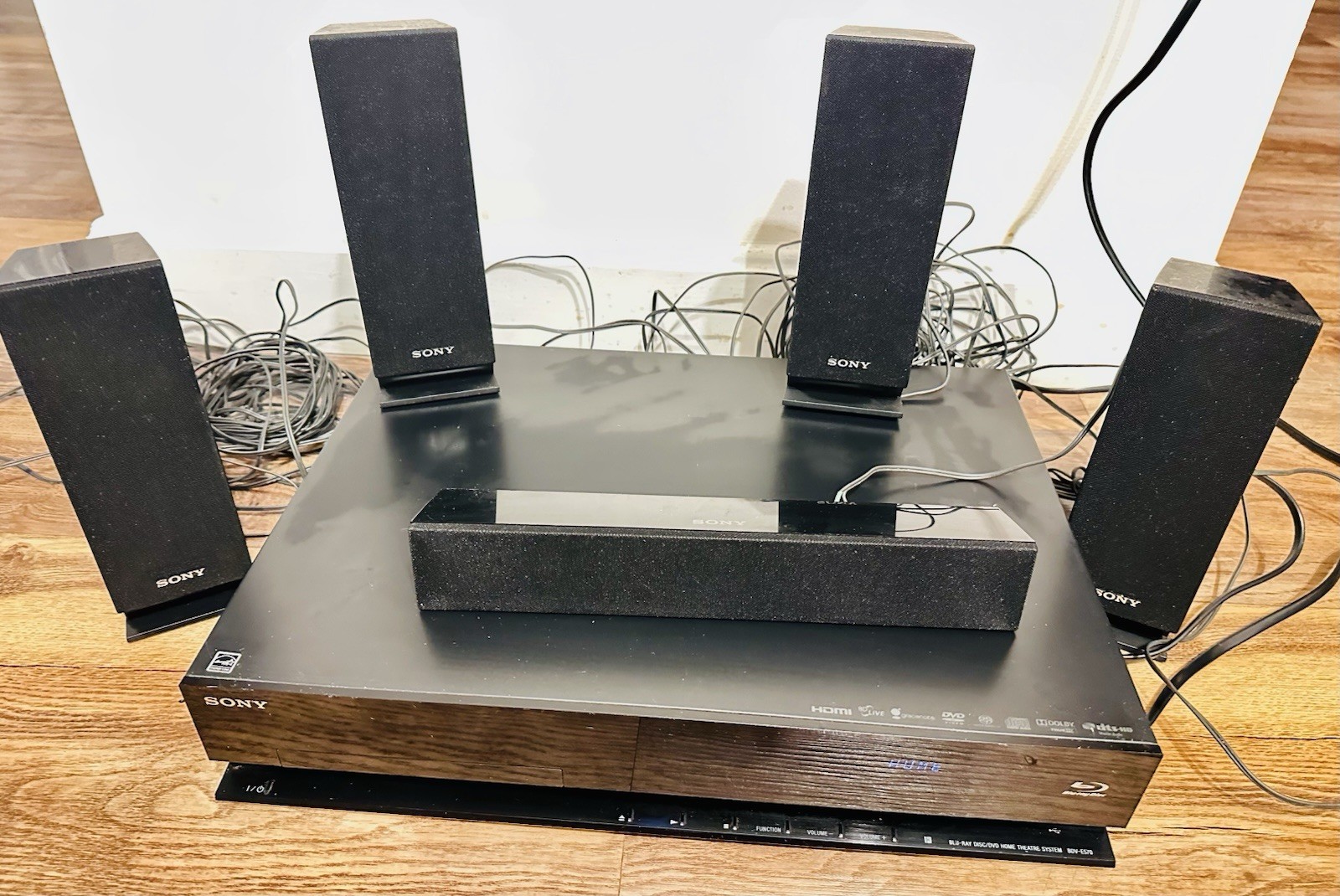 Sony HBD-E570 BluRay Payer - Home Theater System With 4 Speakers No- Sub/remote