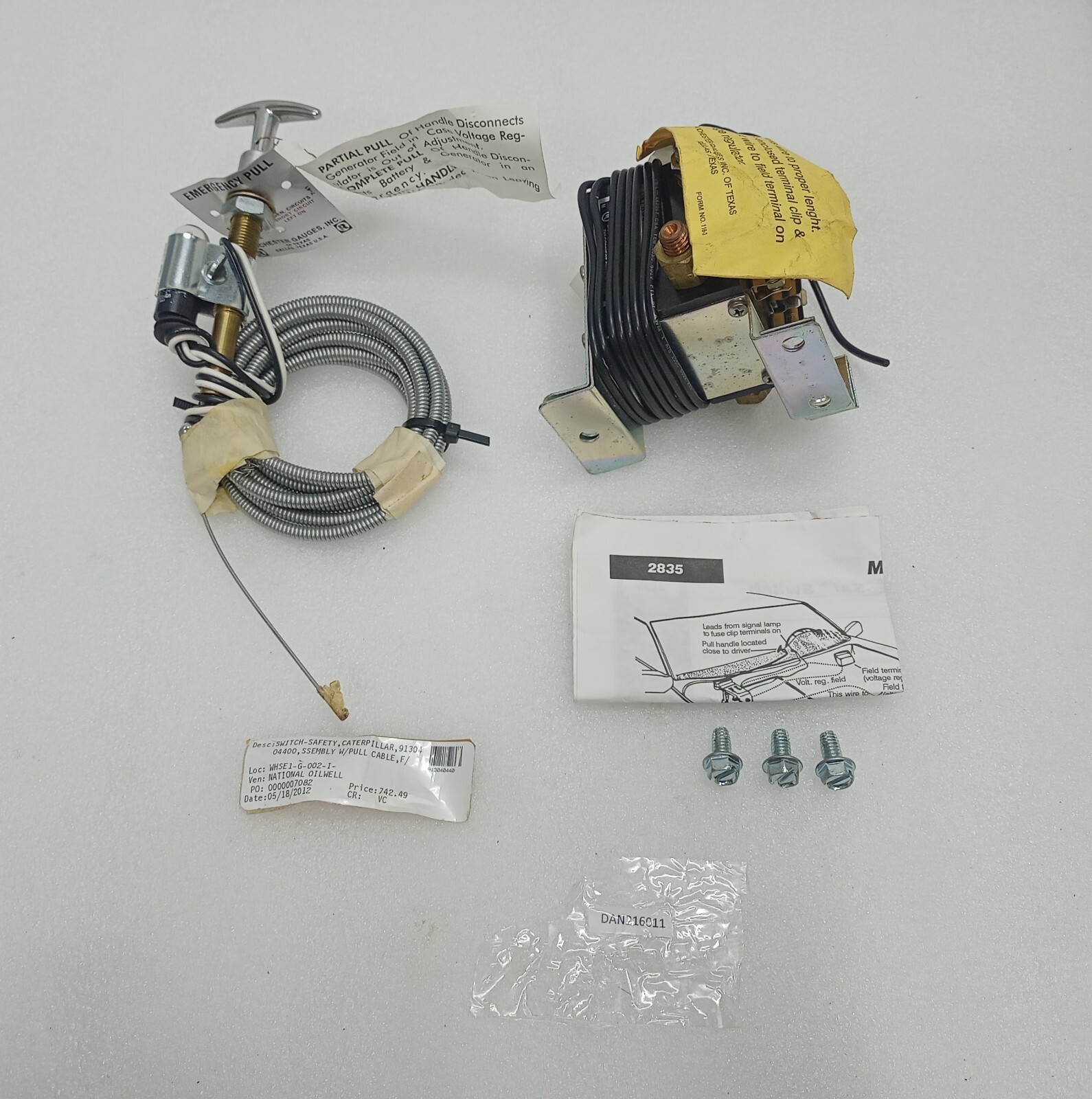Rochester Gauges 2835 MAK-SAF Switch / Pull Cable / Caterpillar 9130404400
