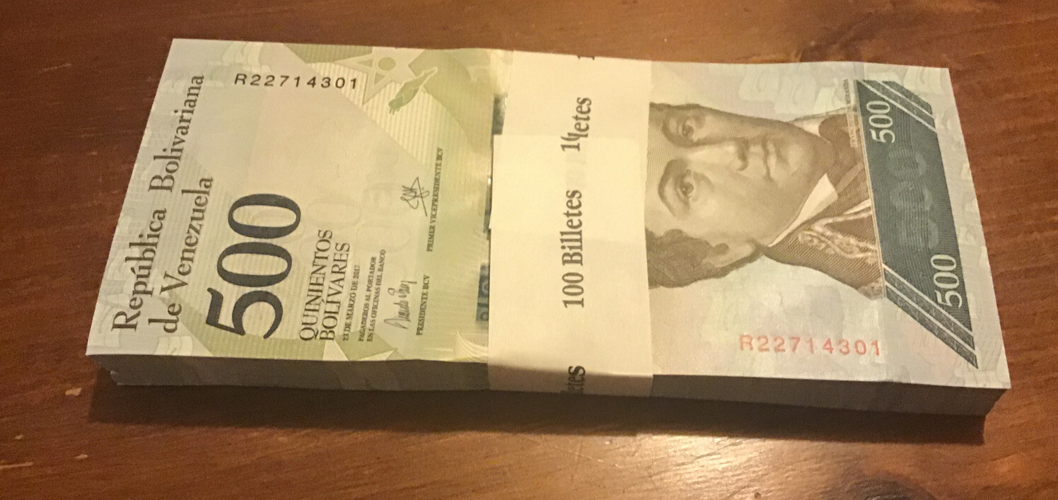 Venezuela Banknote Bundle. 100 X 500 Bolivares. Dated 2017. Uncirculated.