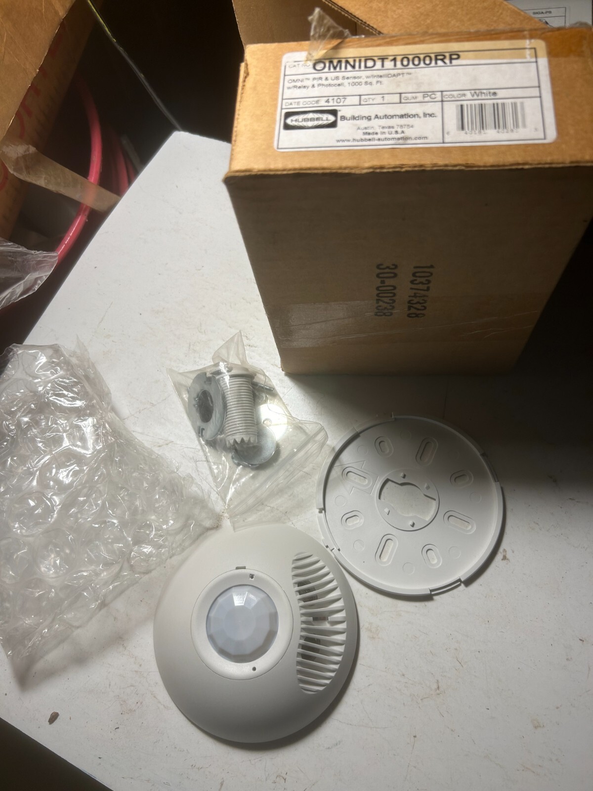 HUBBELL CONTROL SOLUTIONS OMNI PIR/Ultrasonic Ceiling Low Voltage Sensor w/ Rela