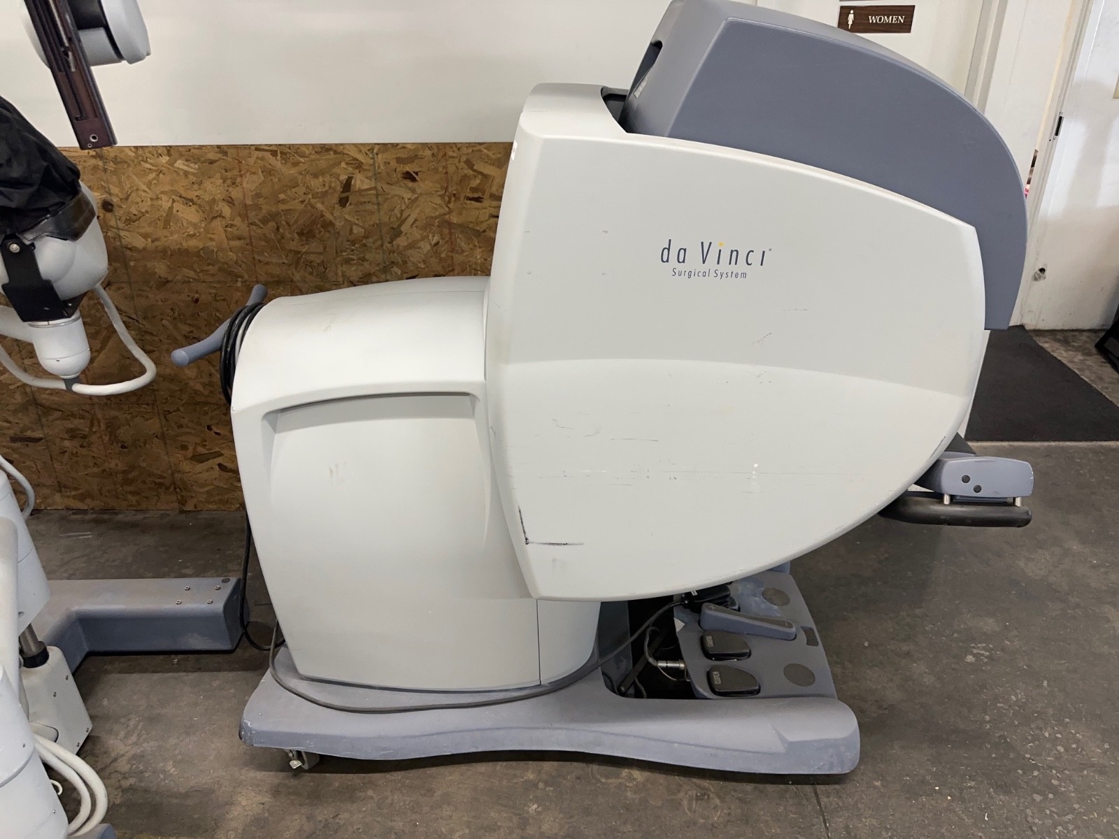 Intuitive Da Vinci Surgical Robotic System IS1200 w/ Extras