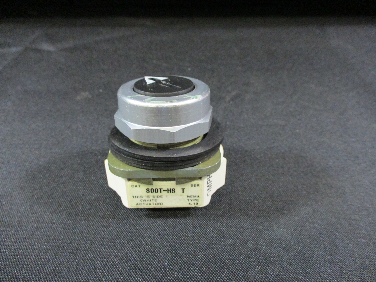 ALLEN BRADLEY 800T-H8 SERIES T SELECTOR SWITCH