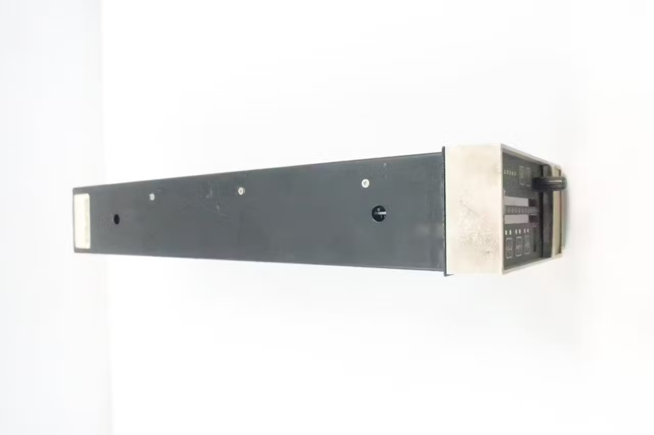 Moore 15738-120 Digital Single Loop Controller