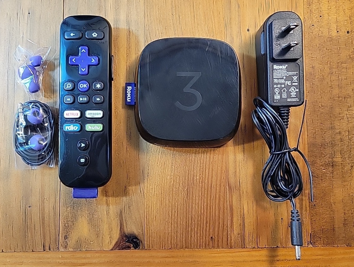 Roku 3 Streaming Player Model 4200X w/ Power Cable and Remote - Tested Works