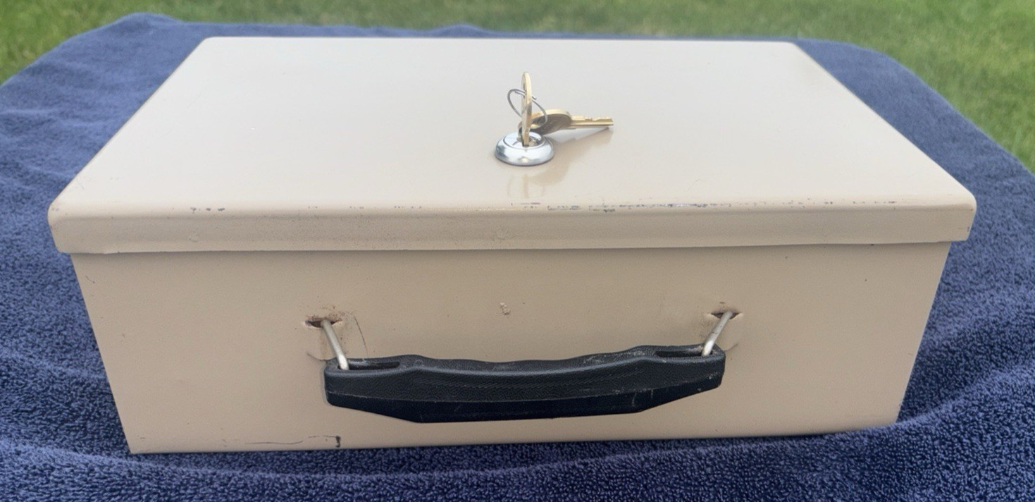 Vintage Rockaway Tan Metal Keyed Lock Security Fire Cash Gun Safe  Box w/ 2 KEY