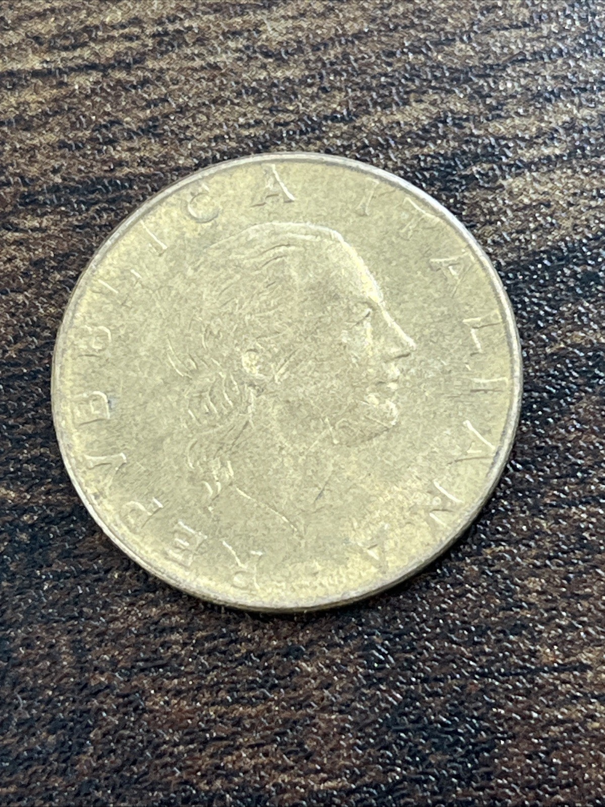 1981 Italian Coin 200 Lire Italy Actual Coin TB2230*