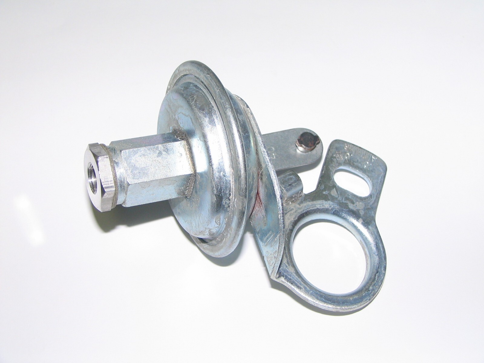 Distributor Vacuum Advance Chamber 53 54 Chevrolet Fullsize Cars 1953 1954 CHEVY