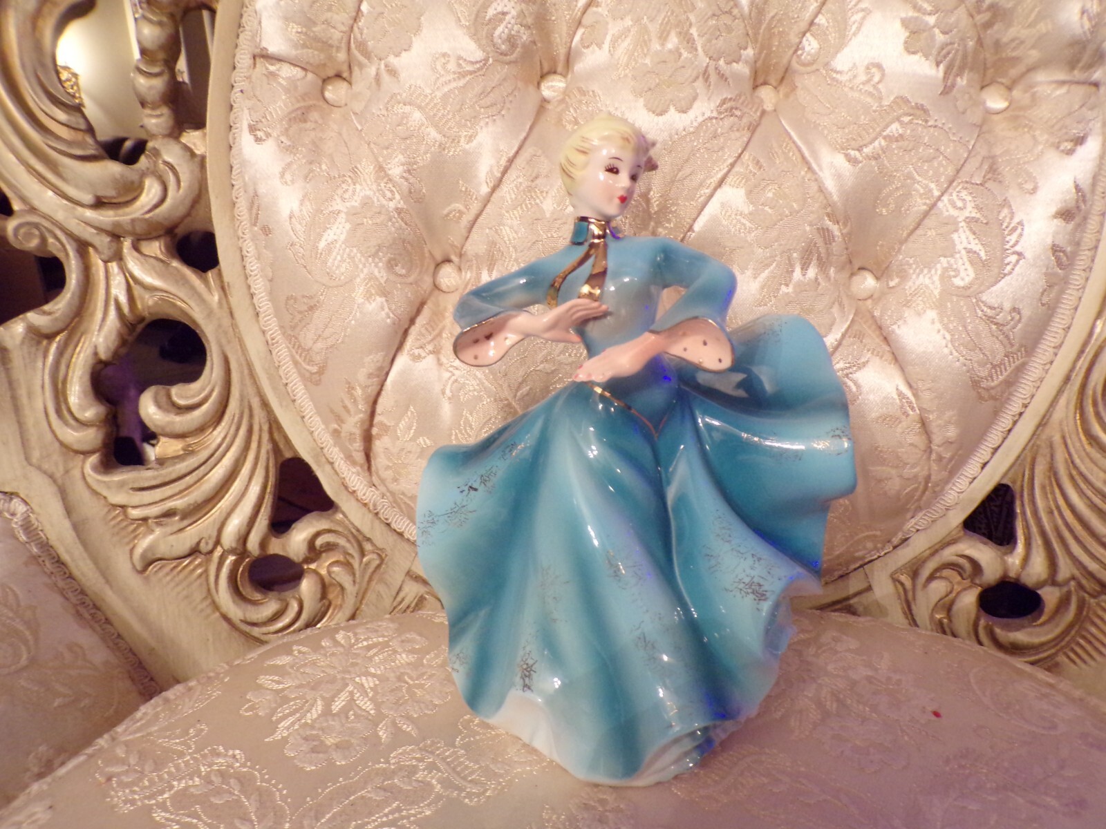 VTG Lady Planter in Flowing Blue Dress