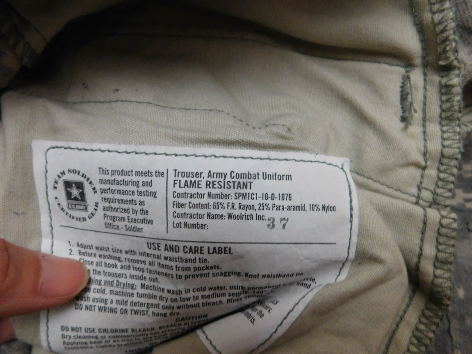 US ARMY FLAME RESISTANT ACU PANTS SIZE MEDIUM - REGULAR