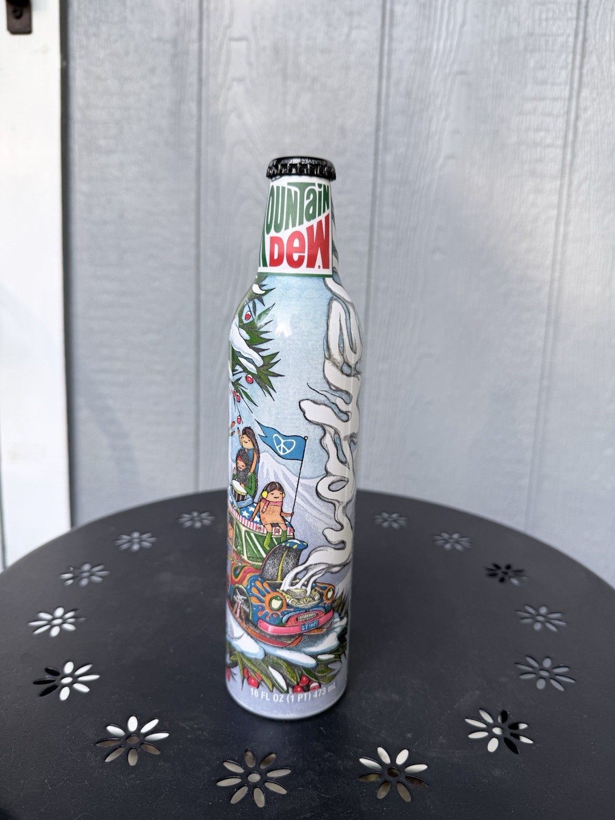 2007 Mountain Dew Green Label Art 16 oz Bottle Sealed Unopened Artist Series