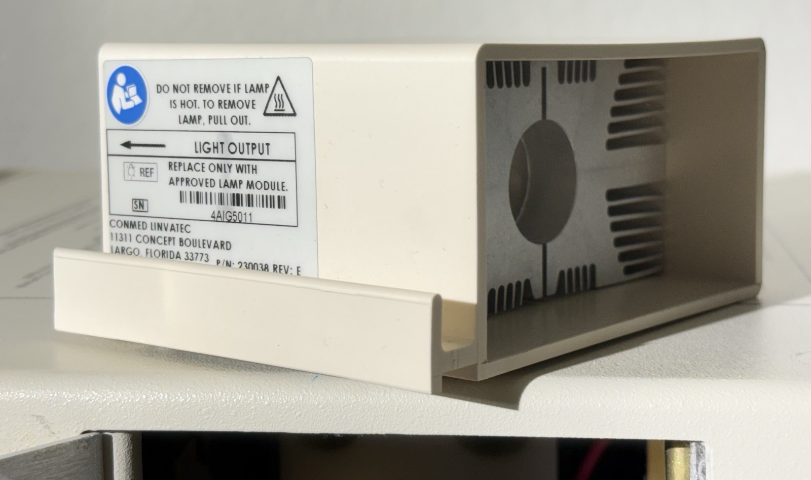 ConMed Linvatec LS7700 Xenon Light Source 300 Watt