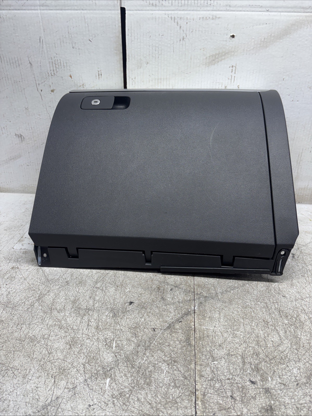 2013 Volkswagen Jetta Wagon Glove Box 0036678