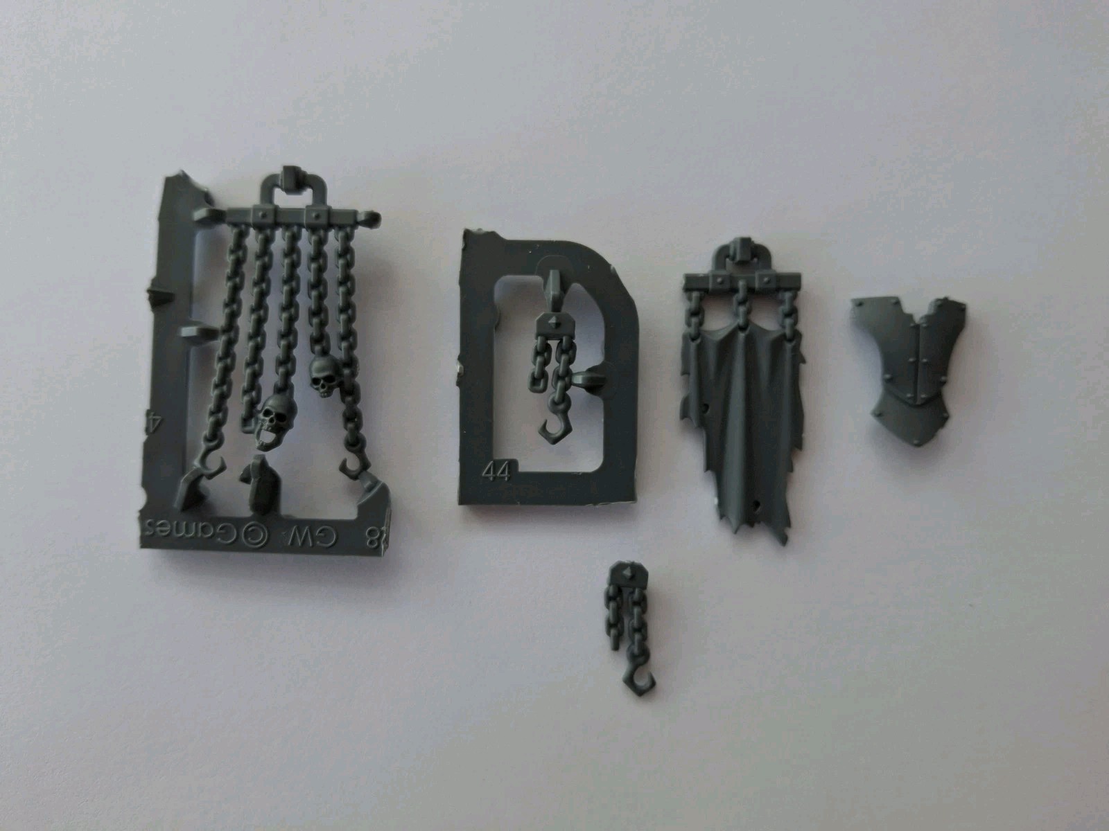 Warhammer 40K Chaos Knights - War Dog Karnivores - Chain Skirt Hooks Bits Parts